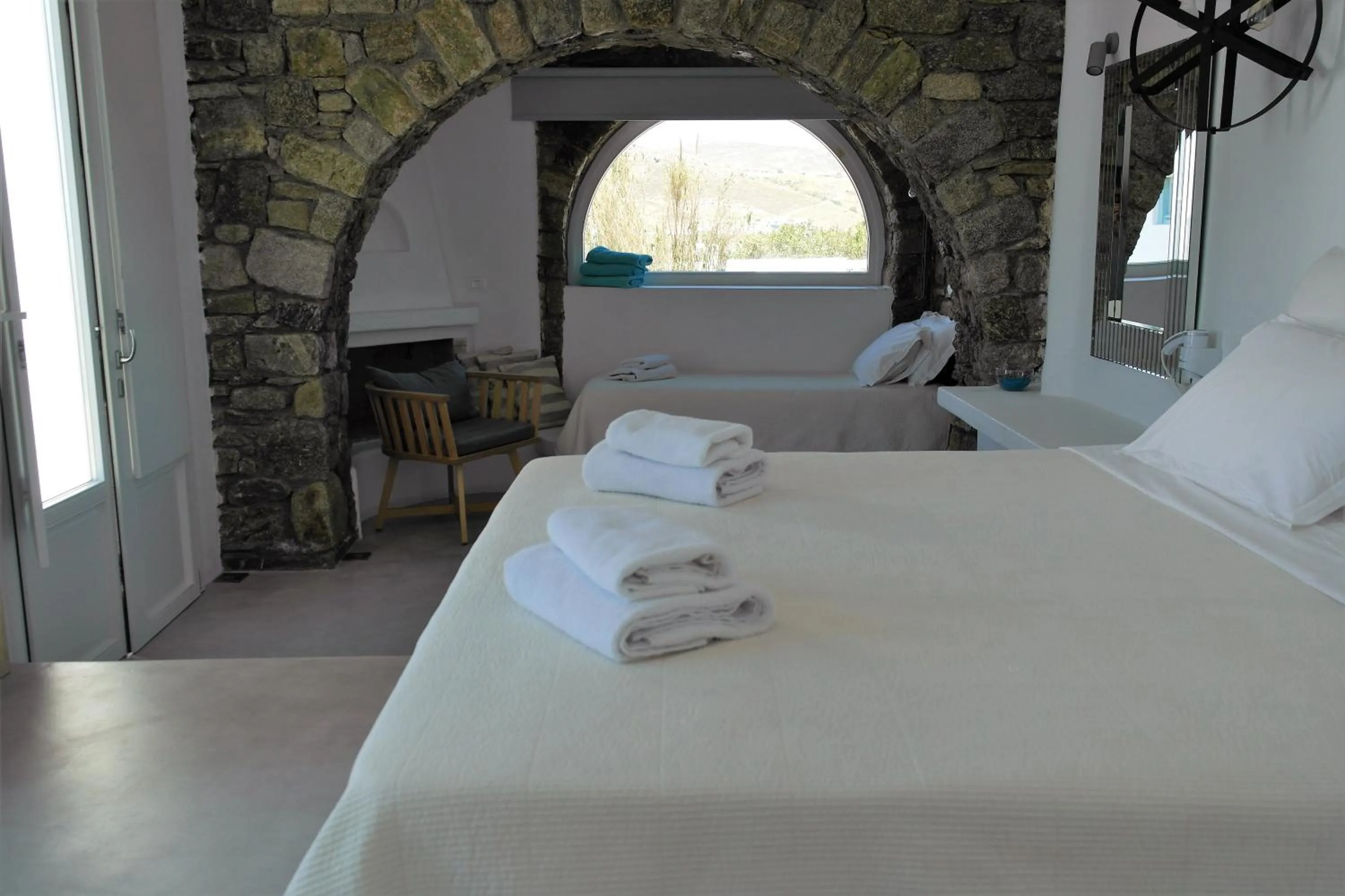 Bedroom, Bed in Mykonos Pantheon