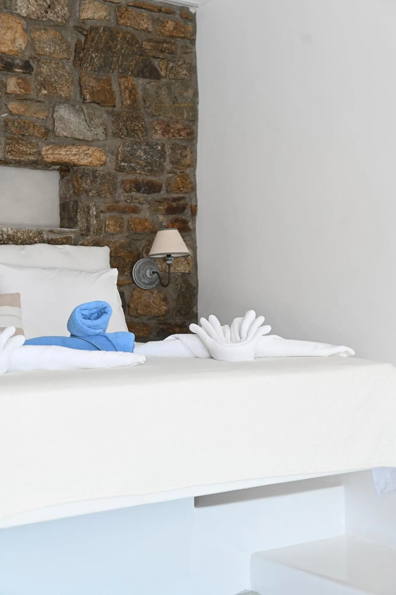 Bed in Mykonos Pantheon