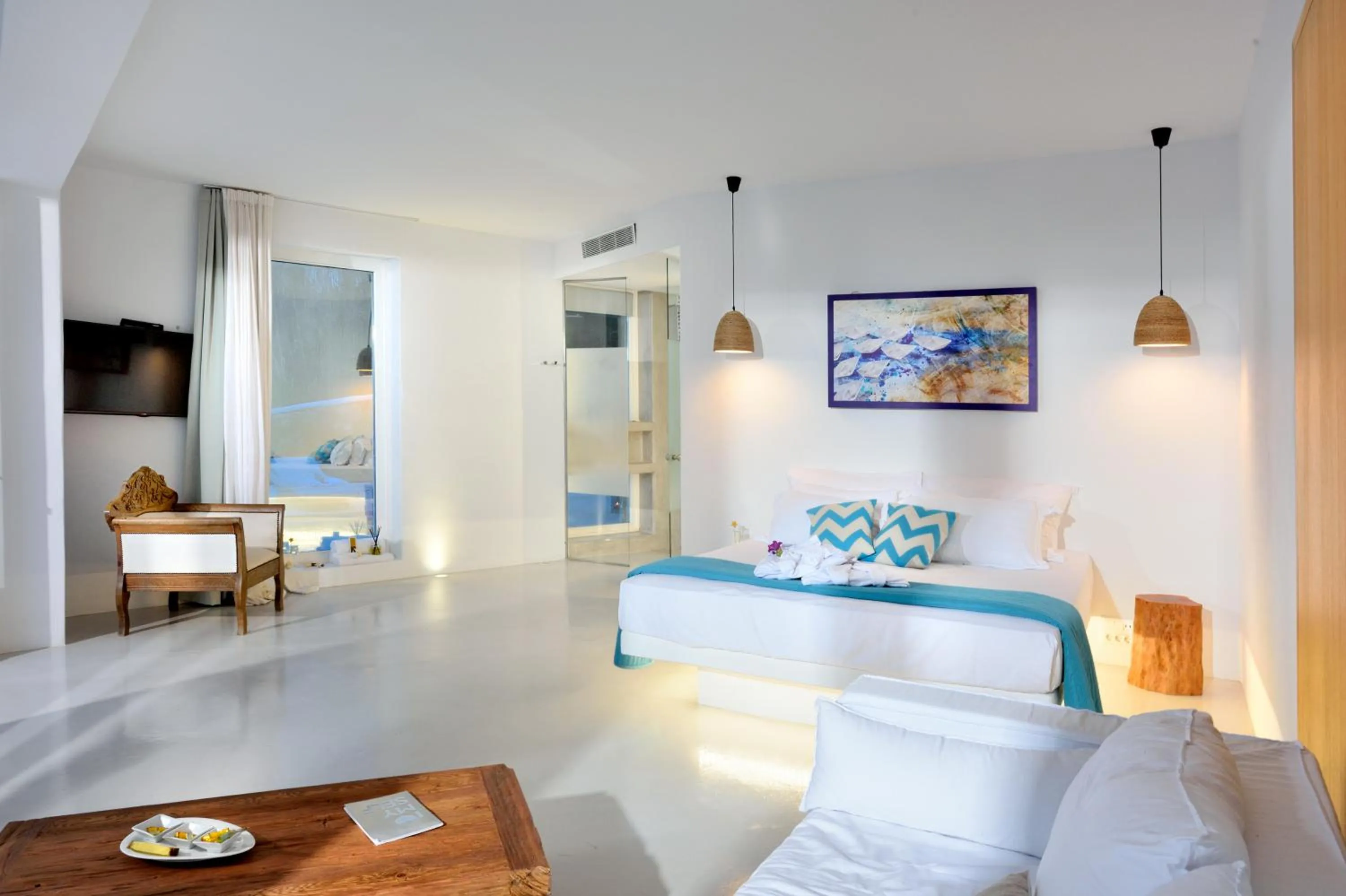 Photo of the whole room in Mykonos Pantheon