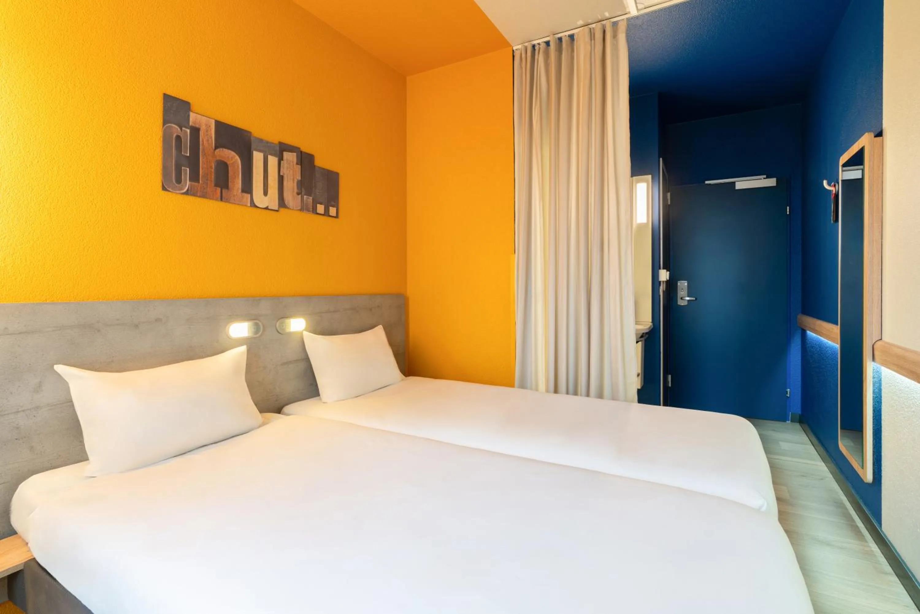 Bed in ibis budget Genève Aéroport