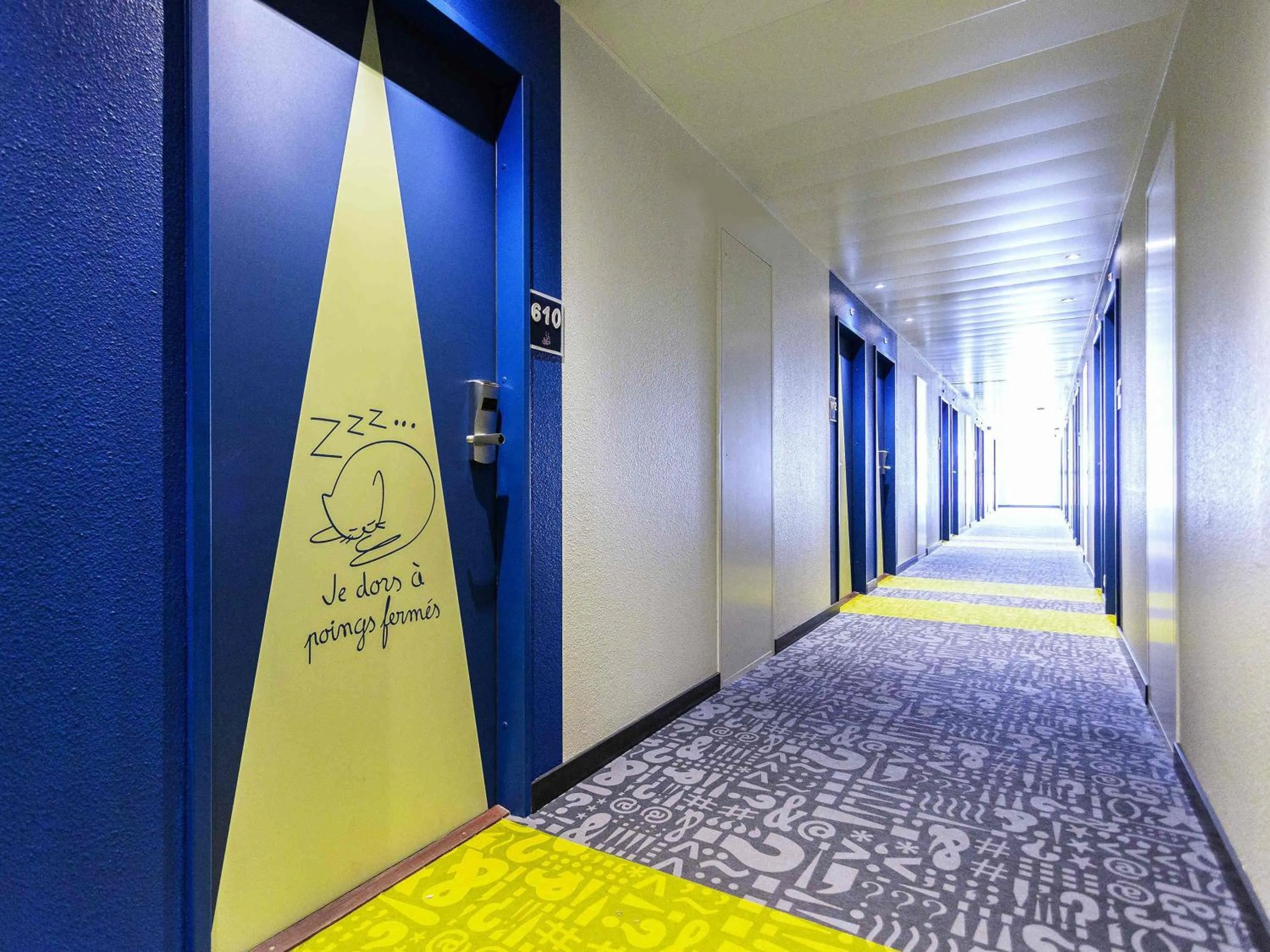 Bedroom in ibis budget Genève Aéroport