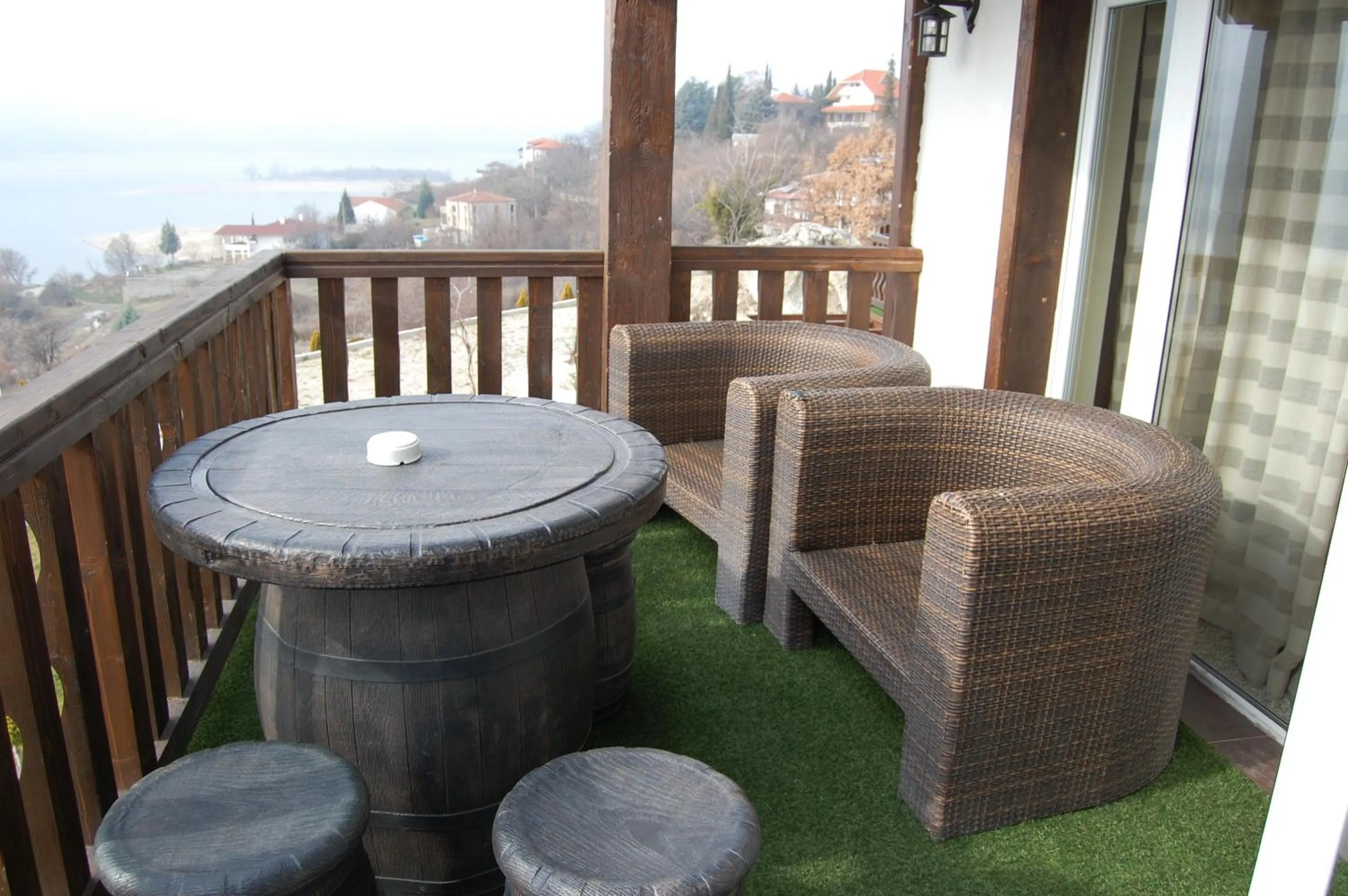 Balcony/Terrace in Aparthotel Seasons Glavatarski Han