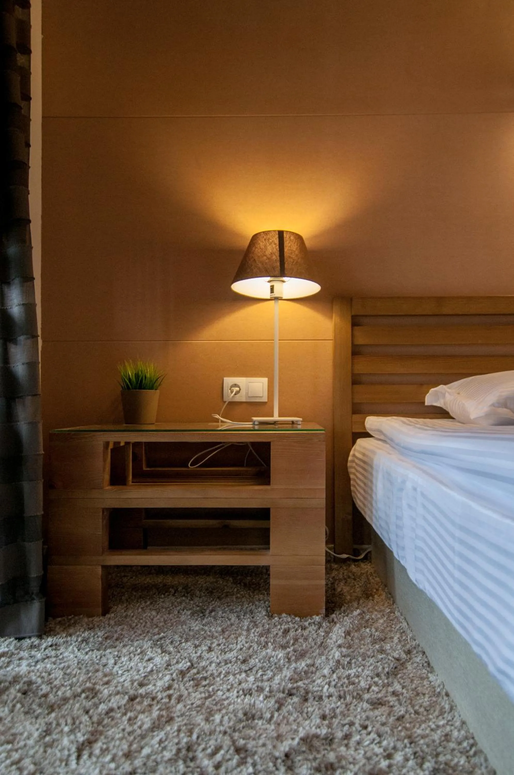 Decorative detail, Bed in Aparthotel Seasons Glavatarski Han