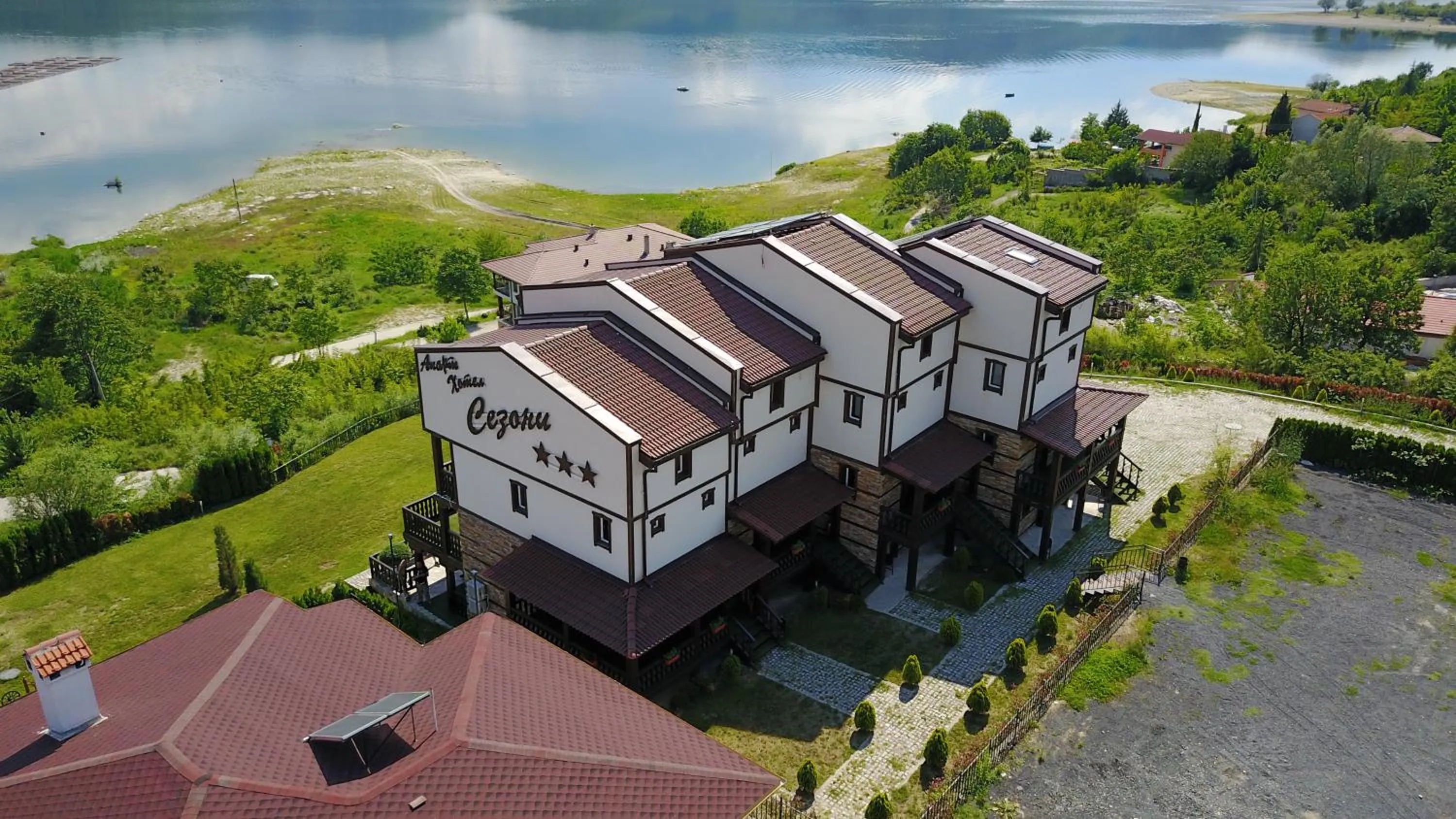 Facade/entrance in Aparthotel Seasons Glavatarski Han