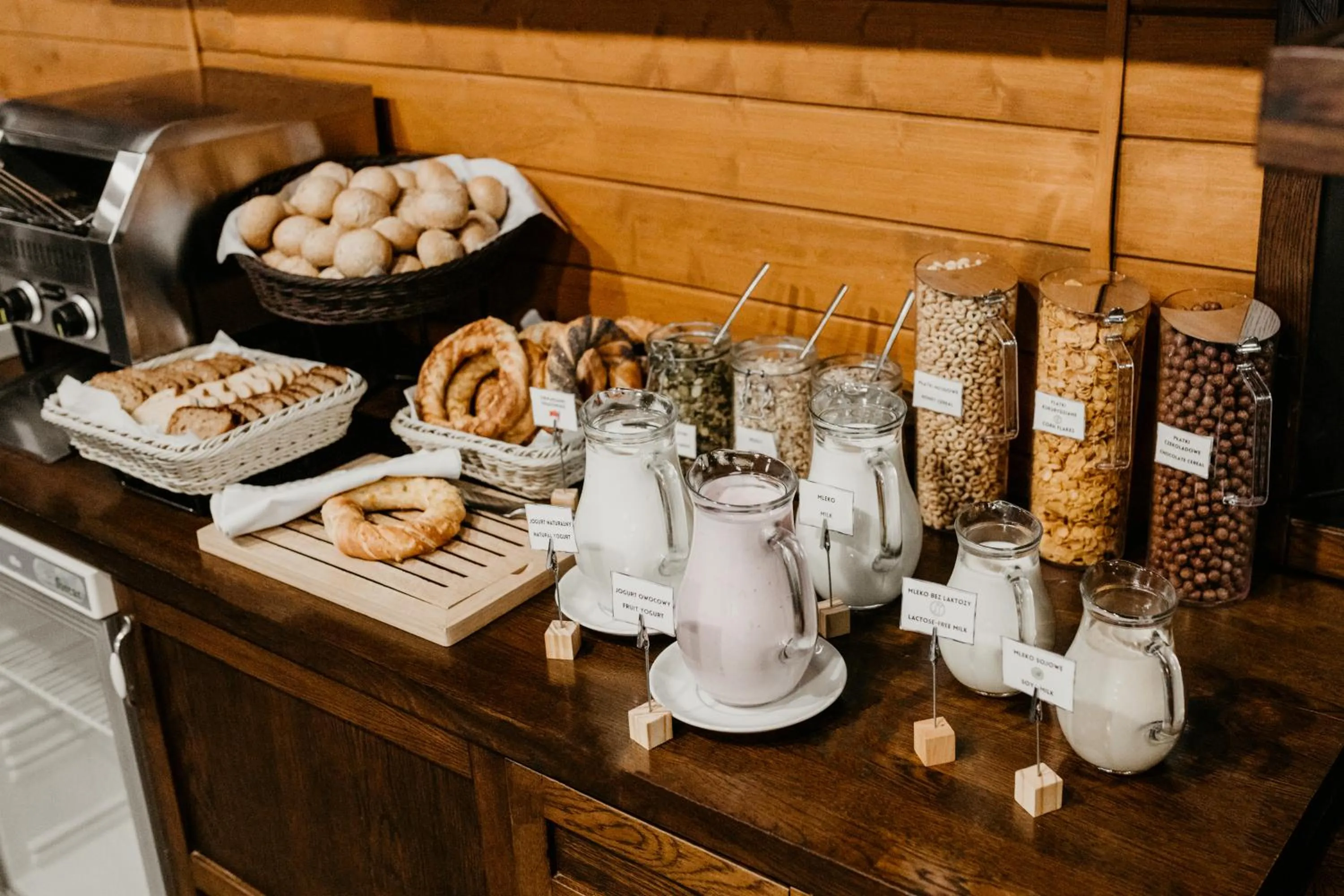 Restaurant/places to eat in Hotel Yarden by Artery Hotels