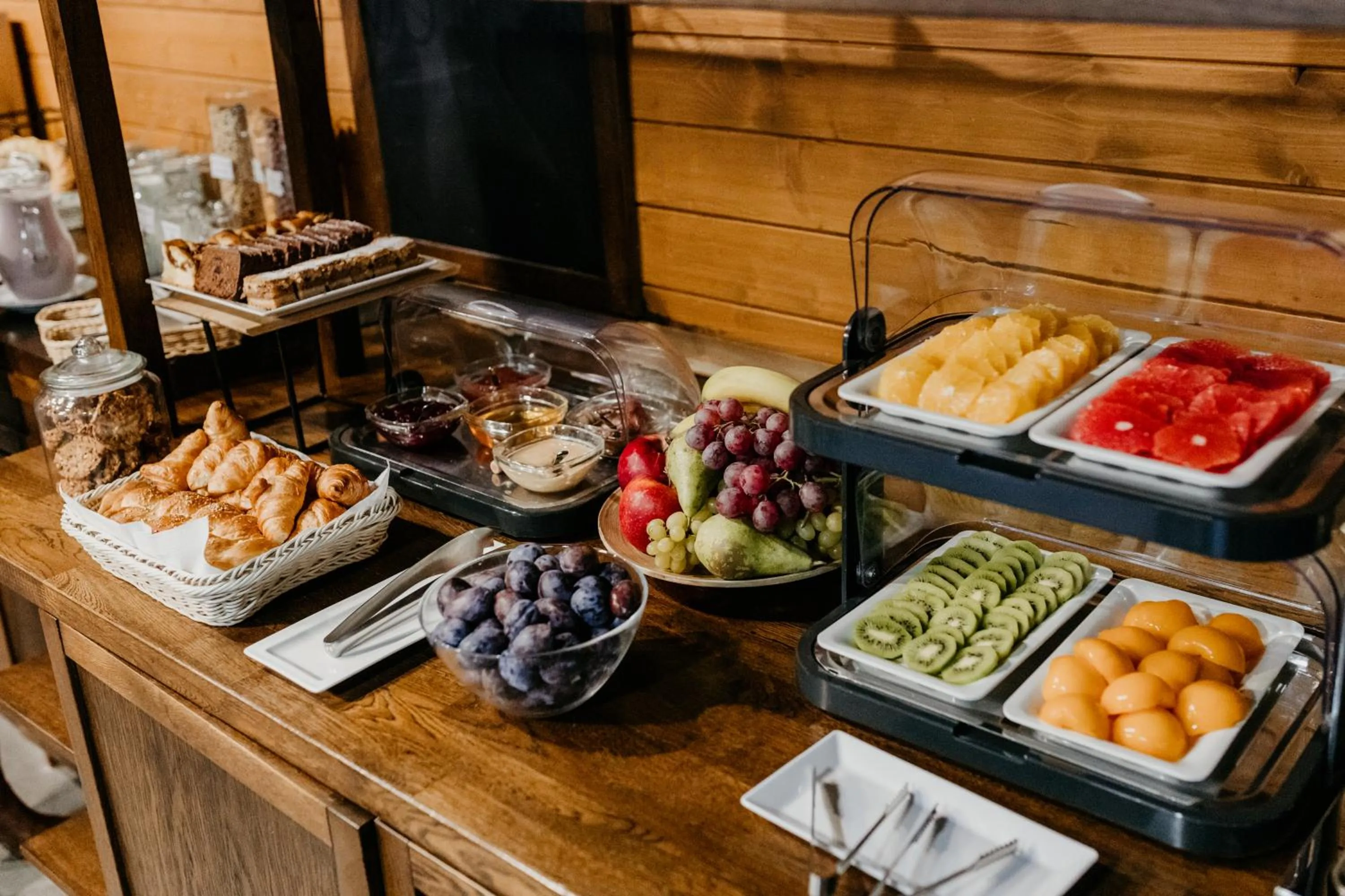 Restaurant/places to eat in Hotel Yarden by Artery Hotels