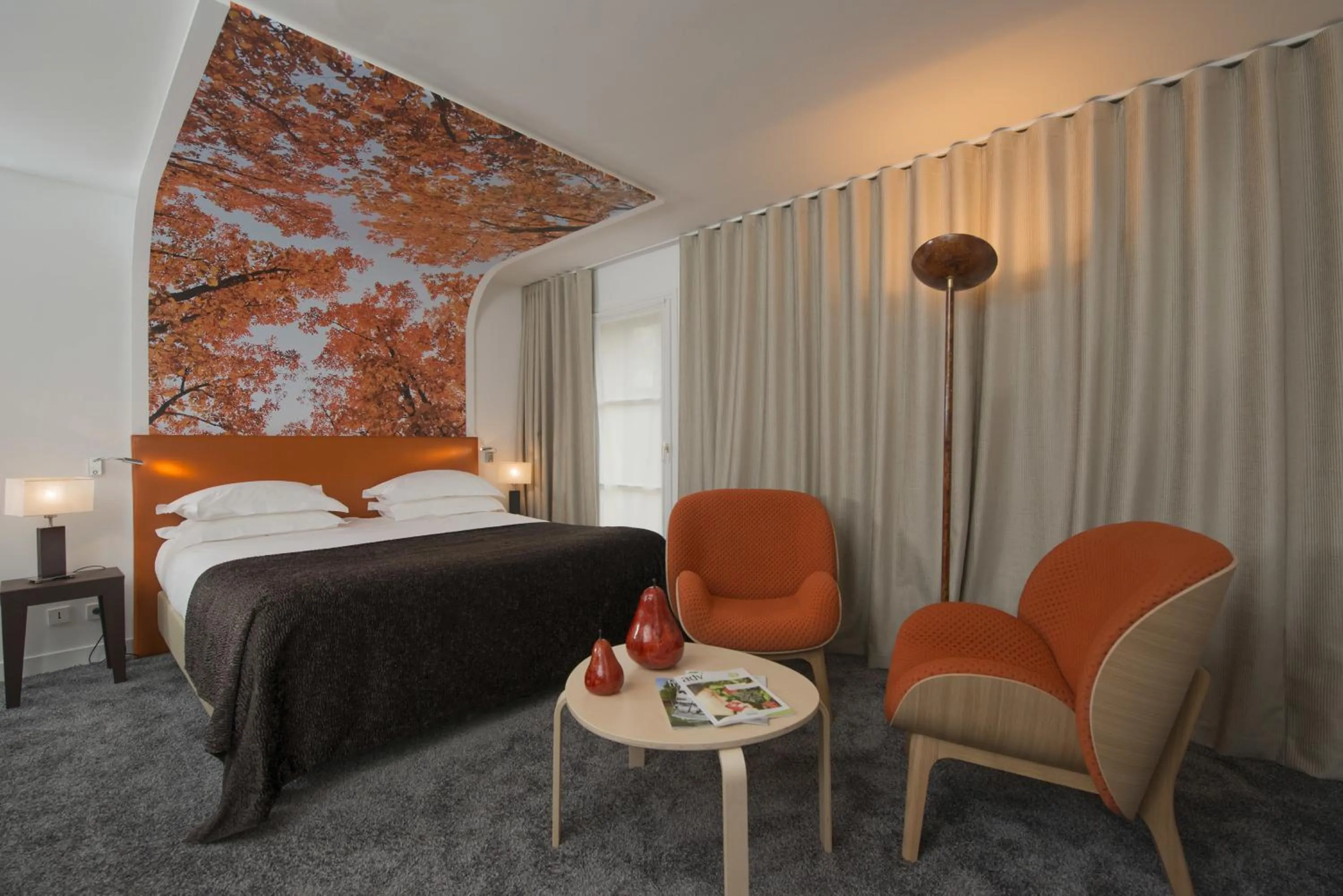 Photo of the whole room, Bed in Le Manoir du Lys, The Originals Relais