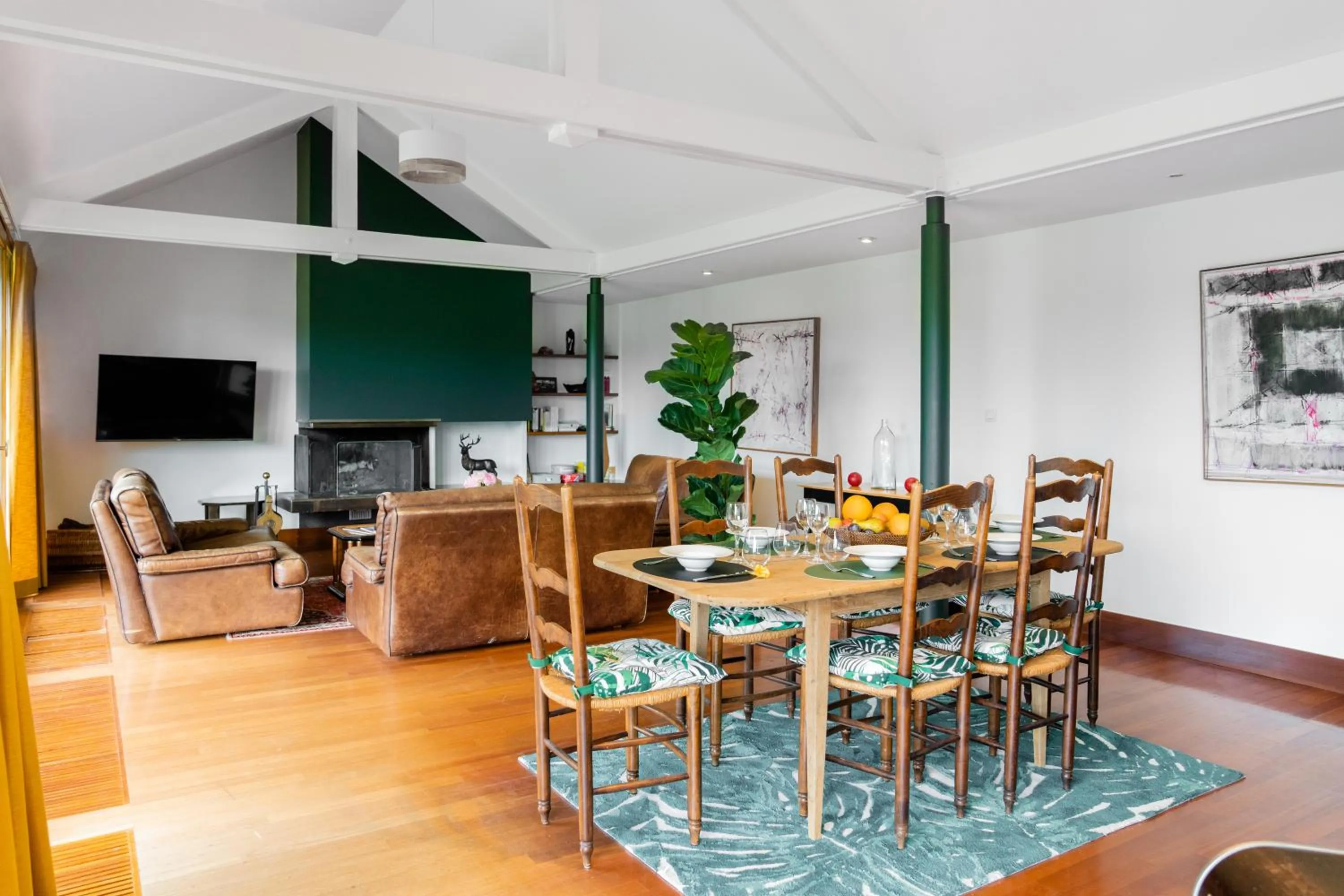Living room in Le Manoir du Lys, The Originals Relais