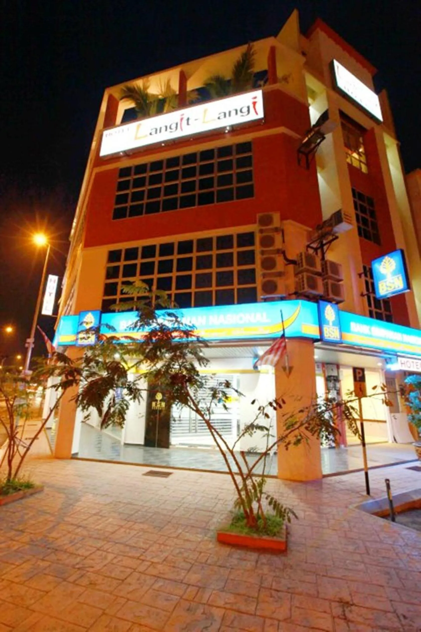 Facade/entrance in Langit Langi Hotel @ KLIA/KLIA2