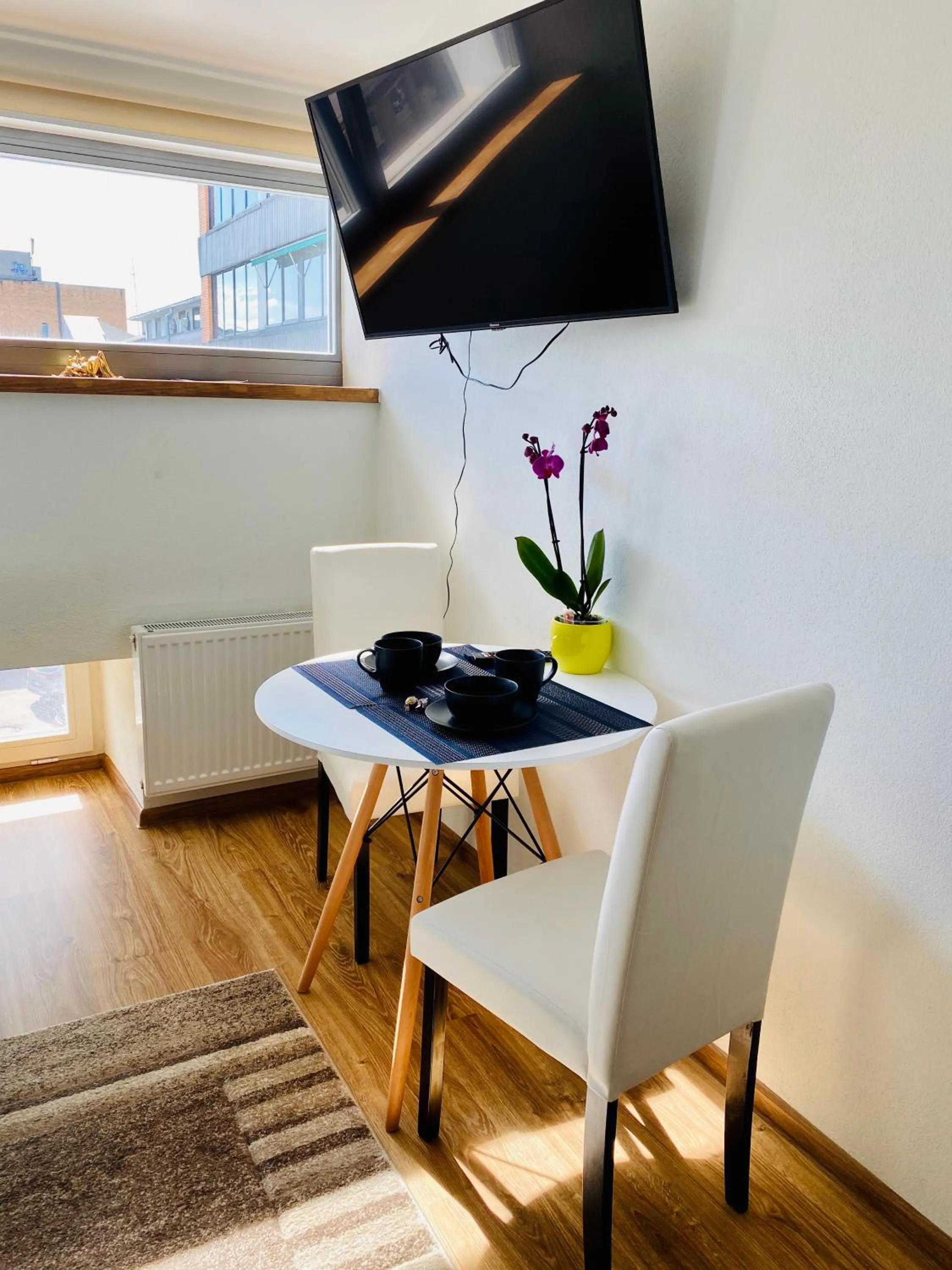 Dining area in Filosoofi 1 Studio Apartments