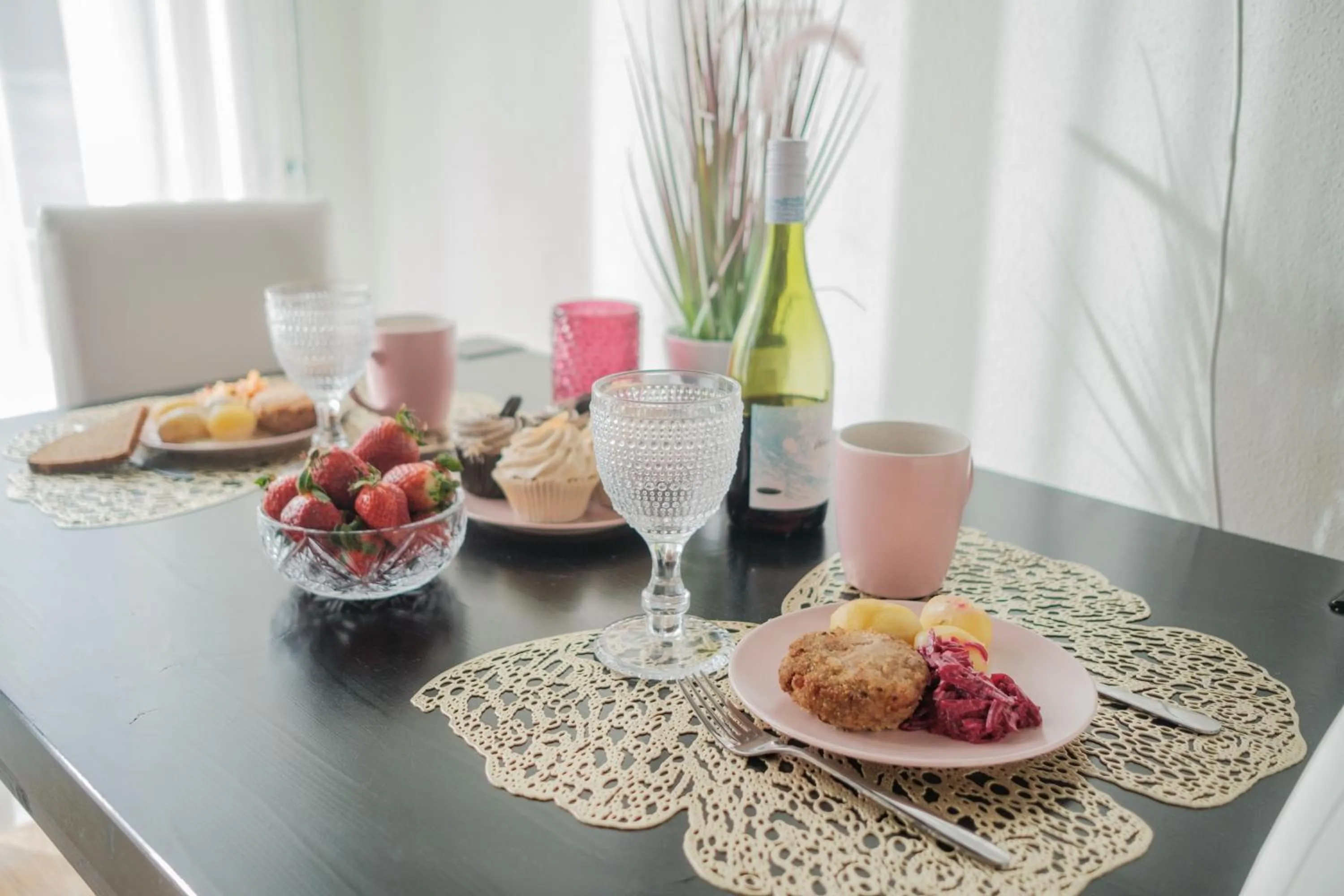 Food and drinks in Filosoofi 1 Studio Apartments