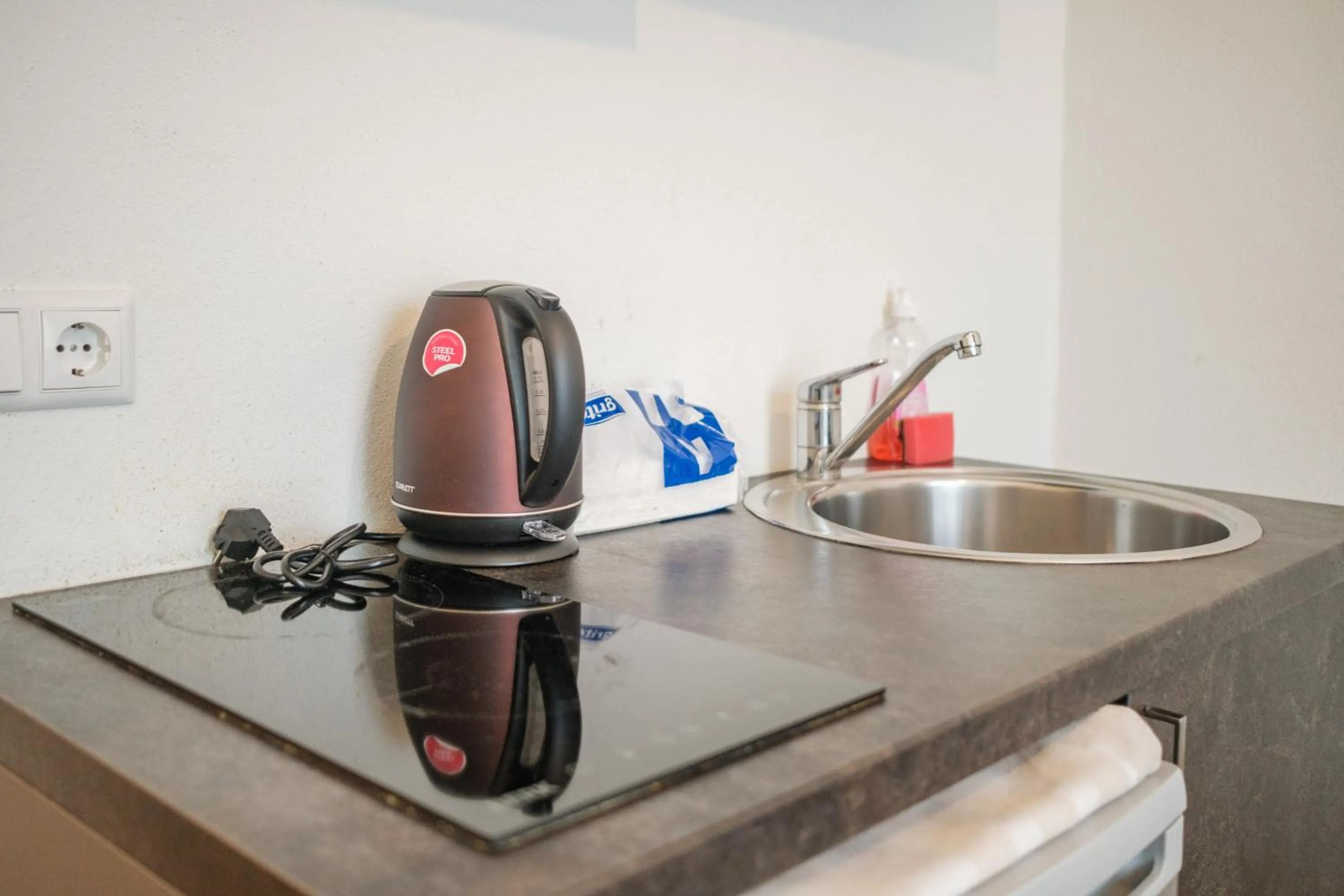 Kitchen or kitchenette in Filosoofi 1 Studio Apartments