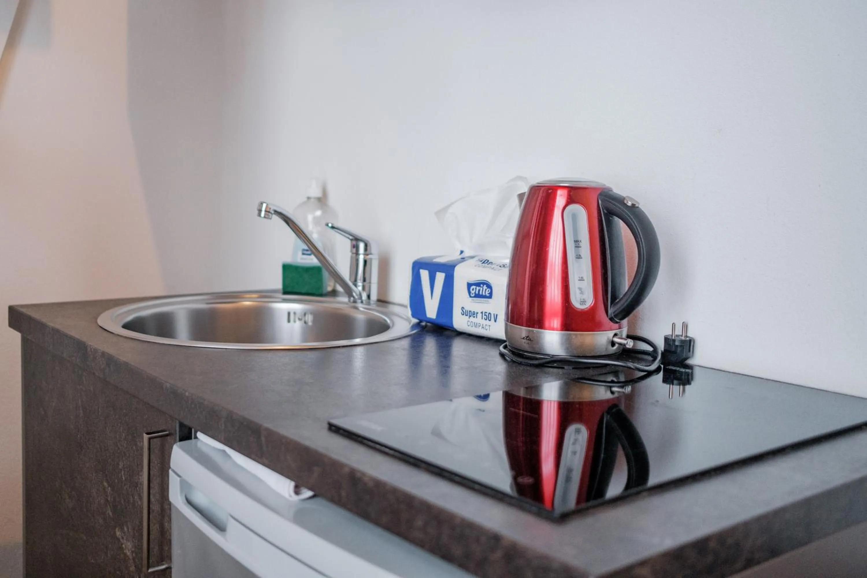Kitchen or kitchenette in Filosoofi 1 Studio Apartments