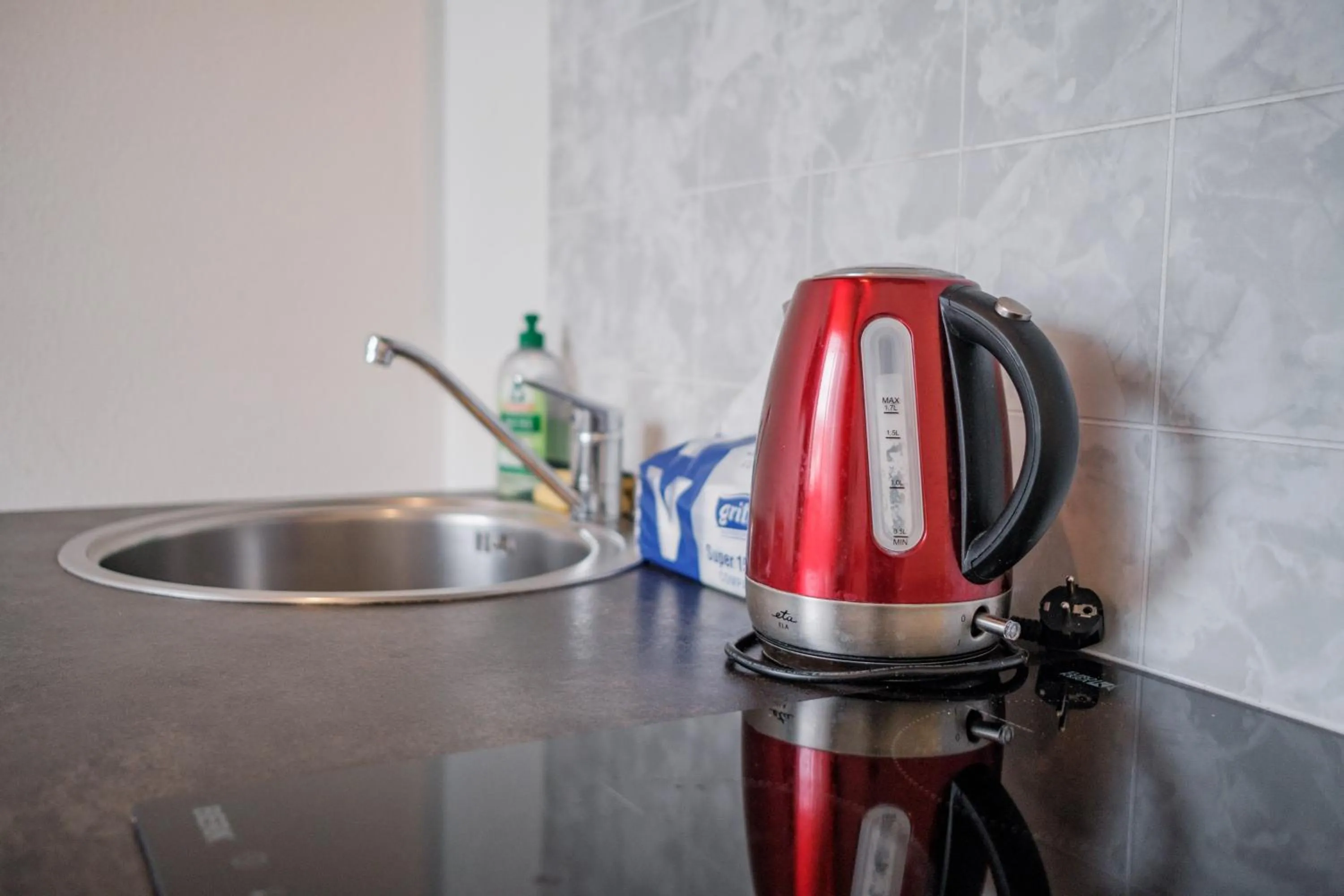 Coffee/tea facilities in Filosoofi 1 Studio Apartments