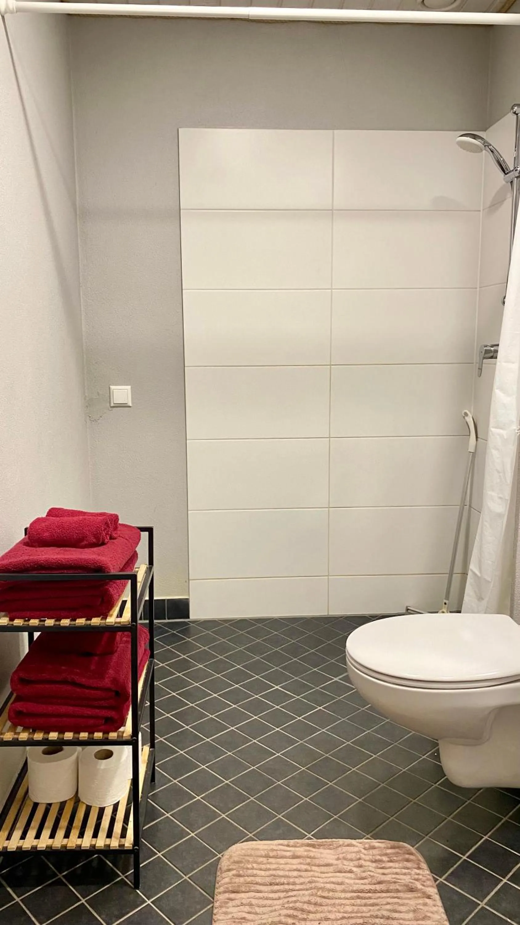 Bathroom in Filosoofi 1 Studio Apartments