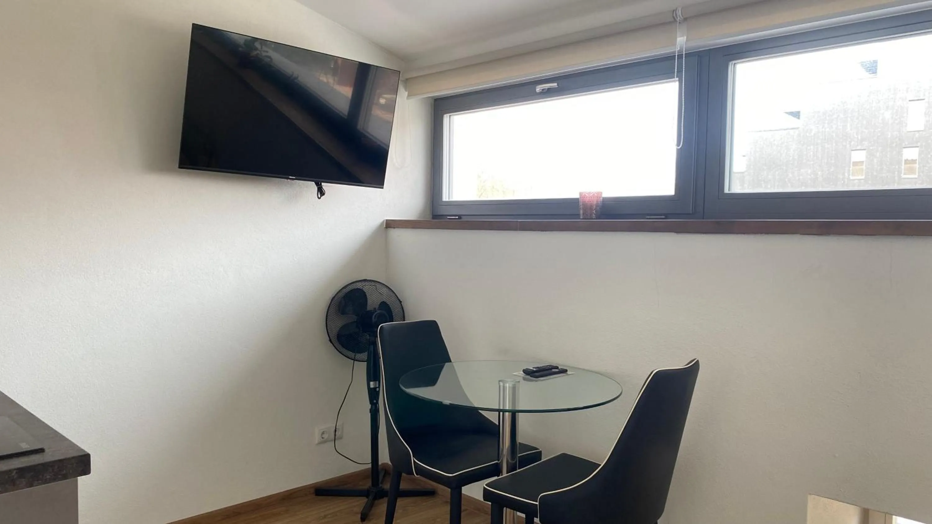 TV and multimedia in Filosoofi 1 Studio Apartments