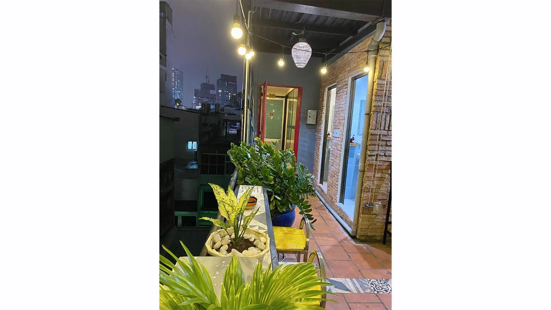 Toilet in Violet Star Hotel and Spa