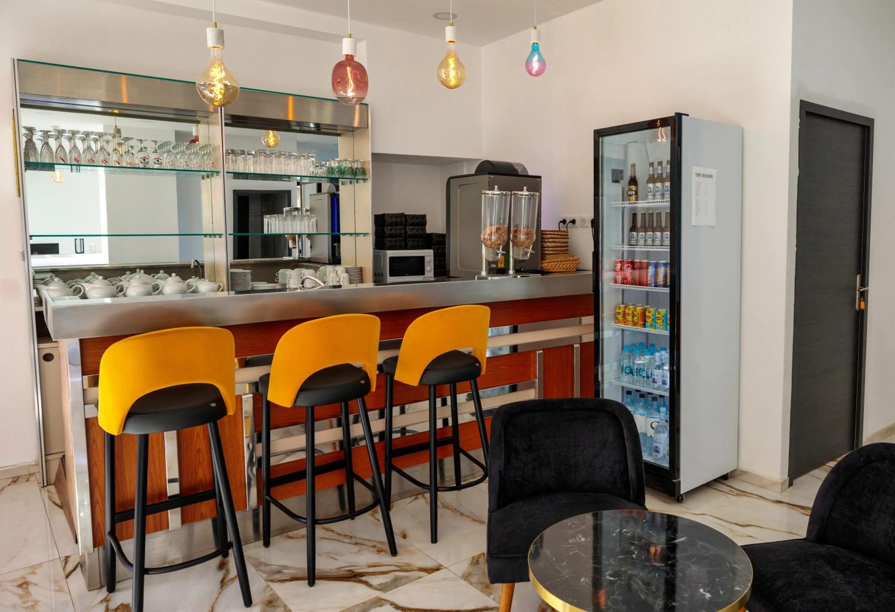 Lounge or bar in Hôtel Mare E Monti