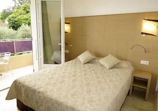 Double Room with Garden View in Hôtel Mare E Monti Double Room with Garden View in Hôtel Mare E Monti