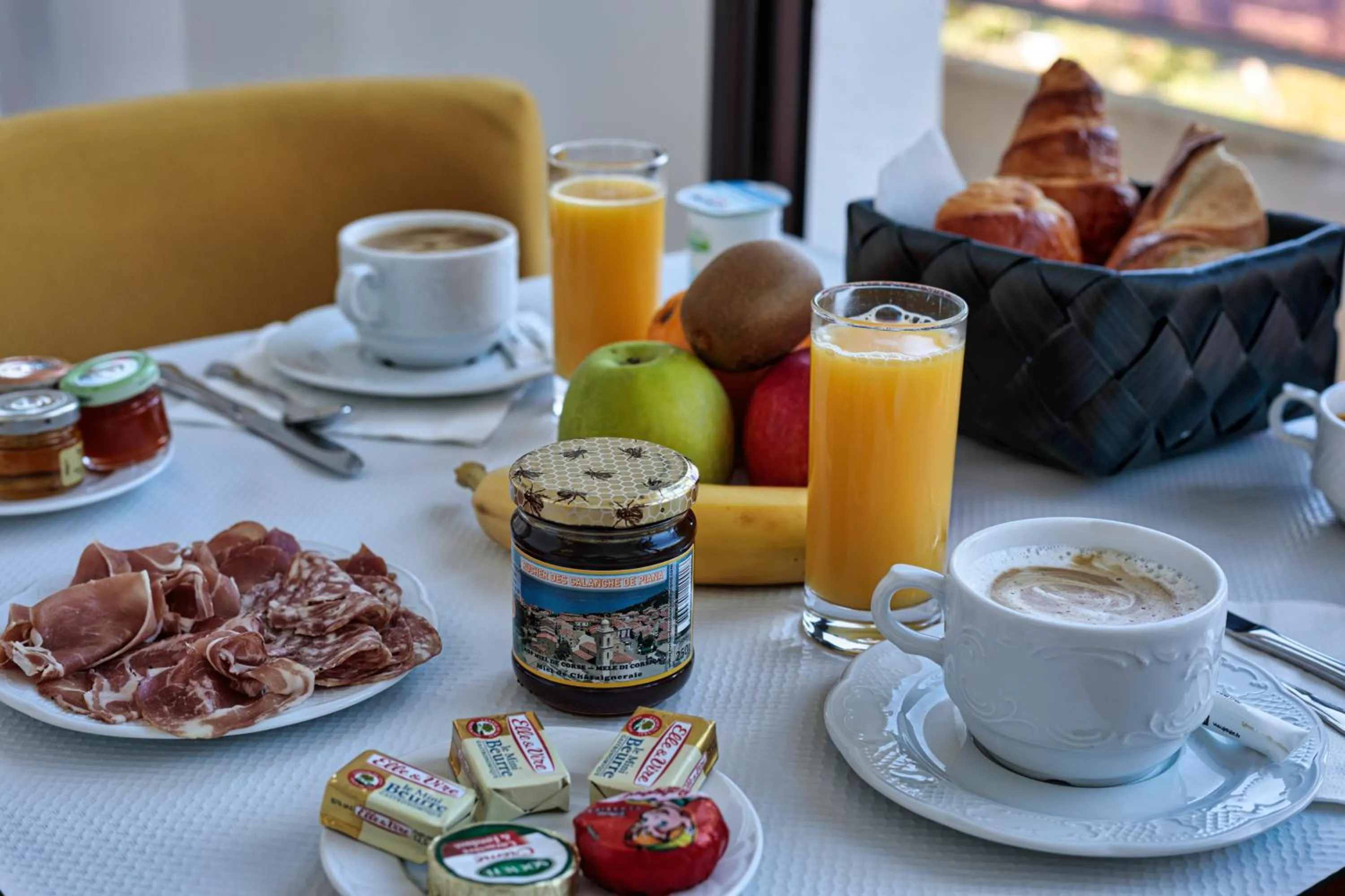 Breakfast in Hôtel Mare E Monti