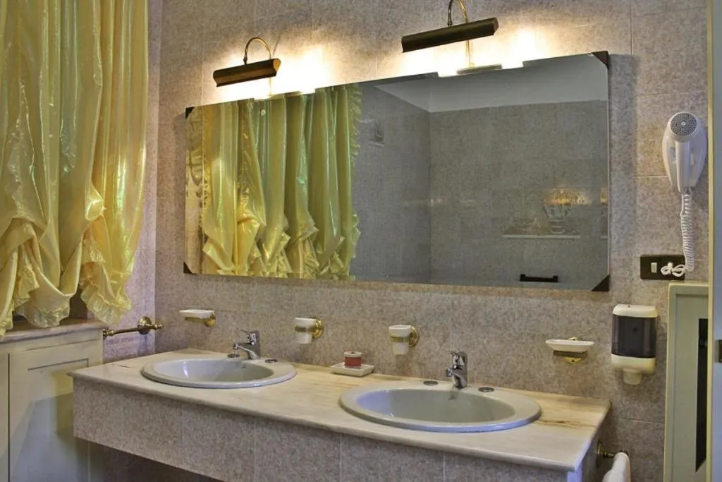 Bathroom in Hotel Ristorante La Torretta