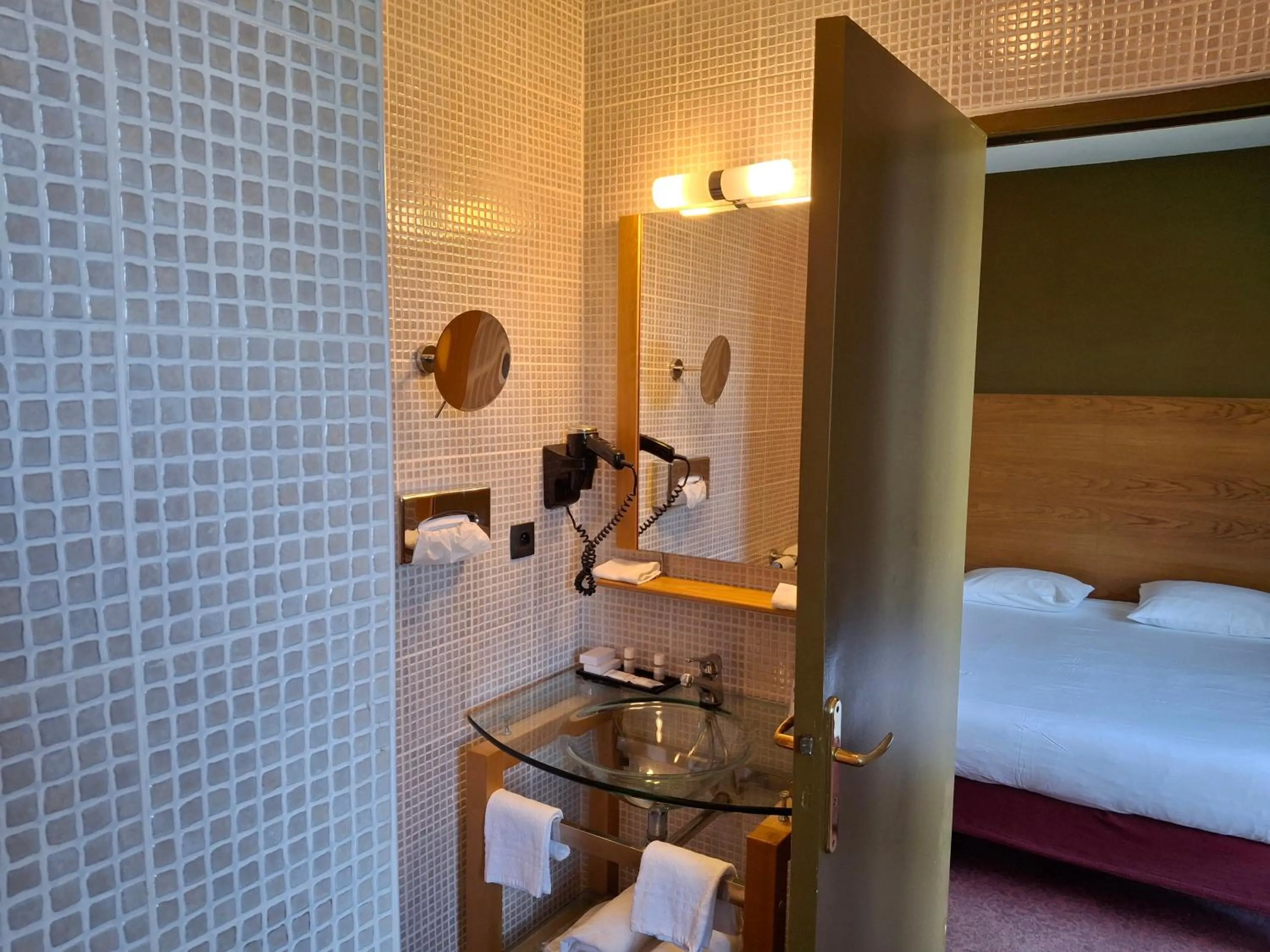 Bed in Hôtel Tour Maje