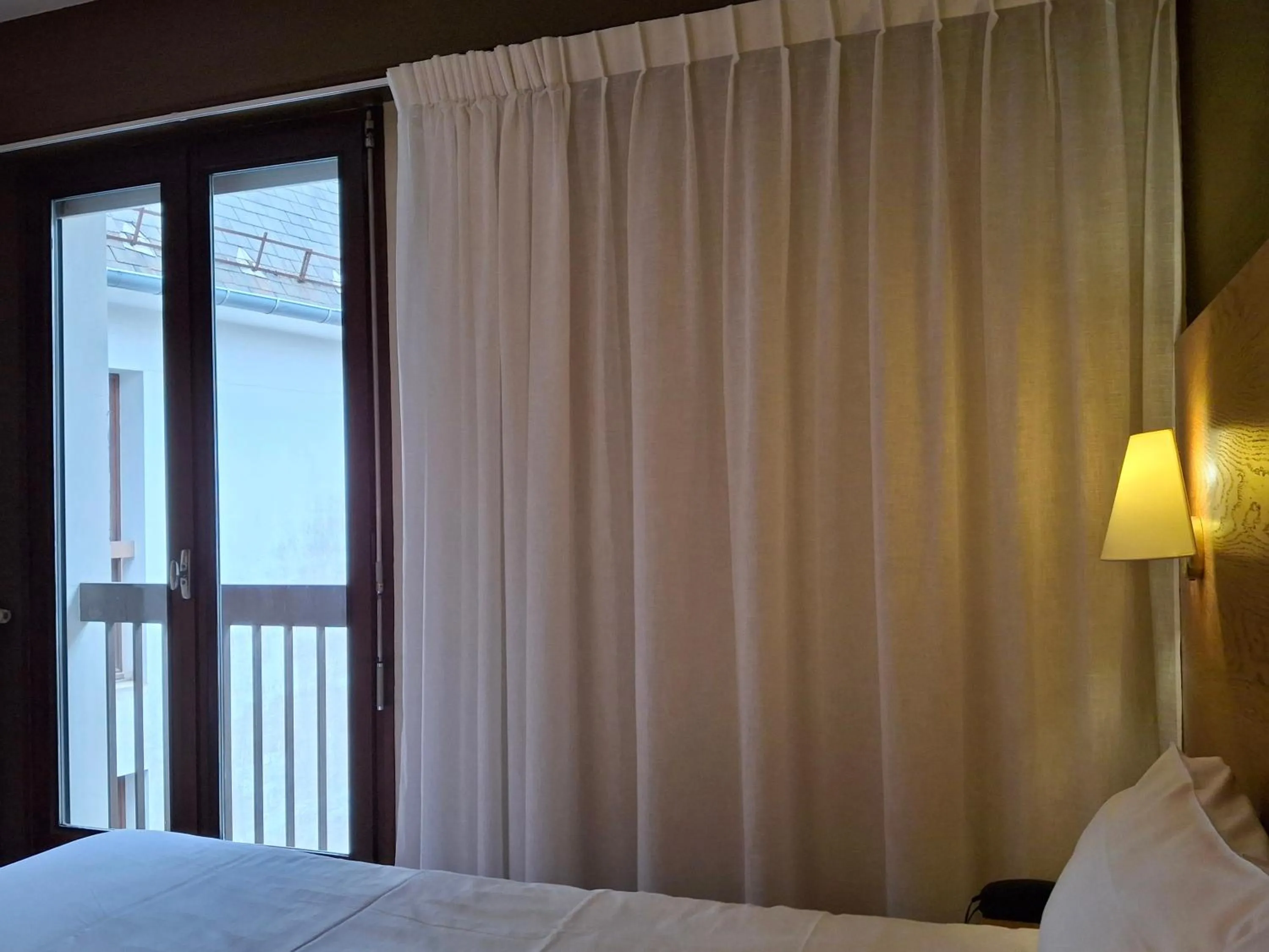 Bedroom, Bed in Hôtel Tour Maje