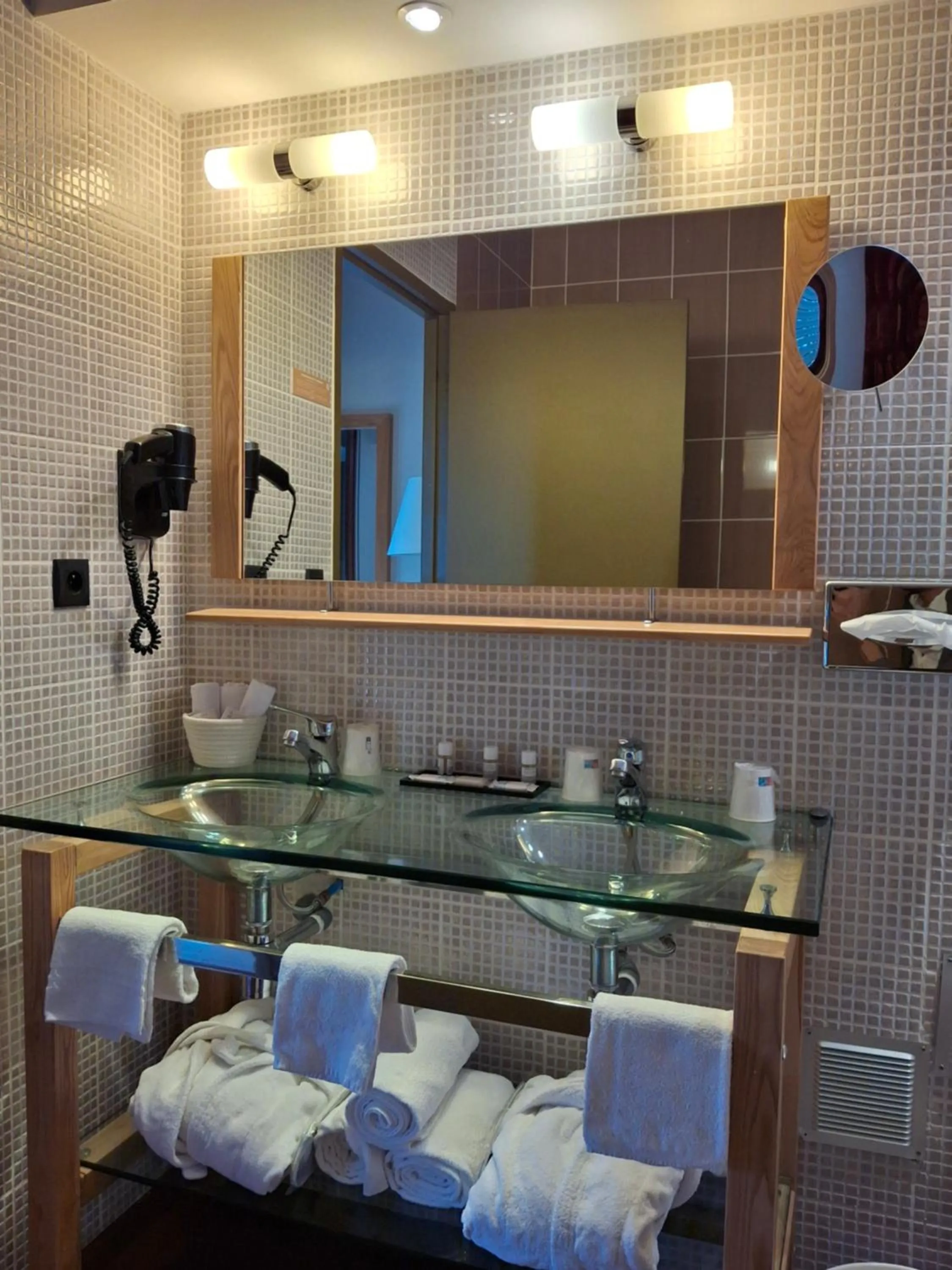 Bathroom in Hôtel Tour Maje