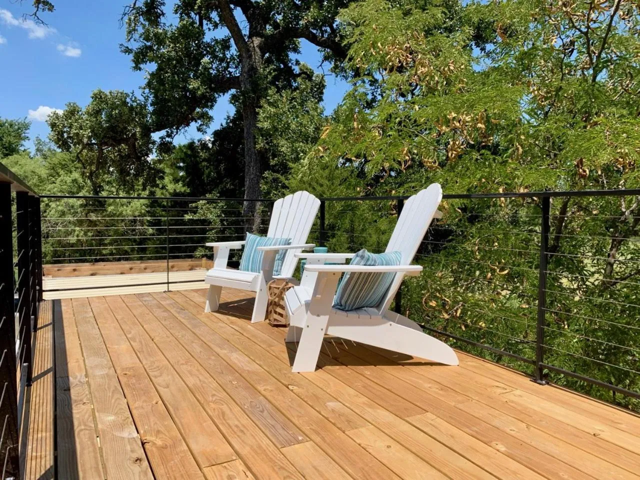 The Shoreline Container Home 12 min to Magnolia Silos and Baylor