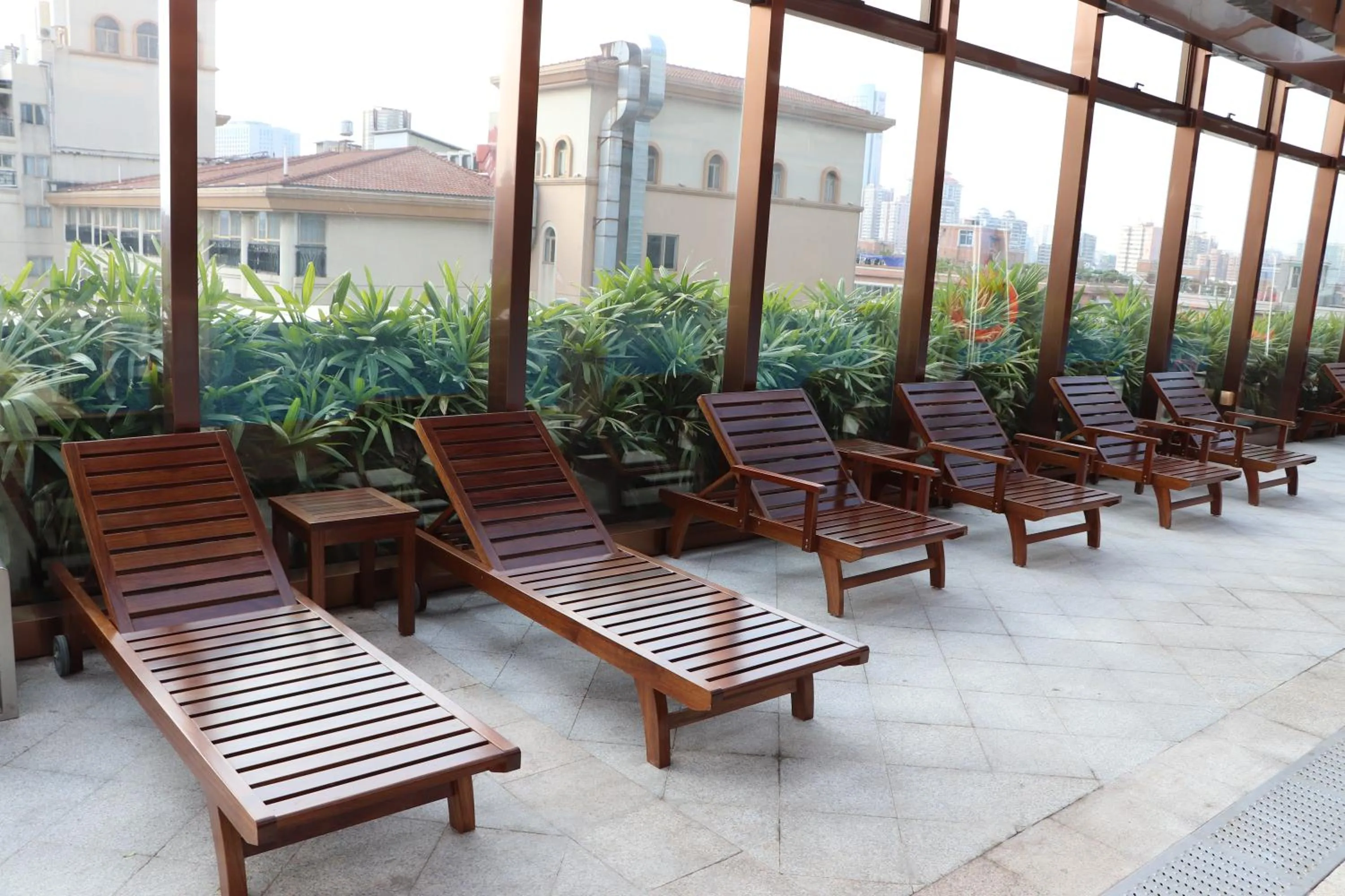 Swimming pool in Estandon Hotel Guangzhou