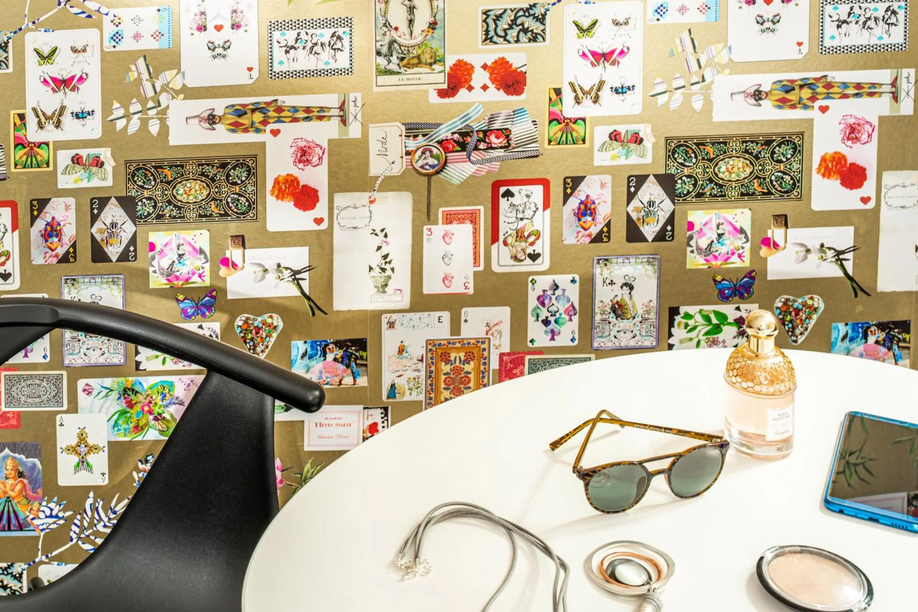 Decorative detail in Ibis Styles Reims Centre