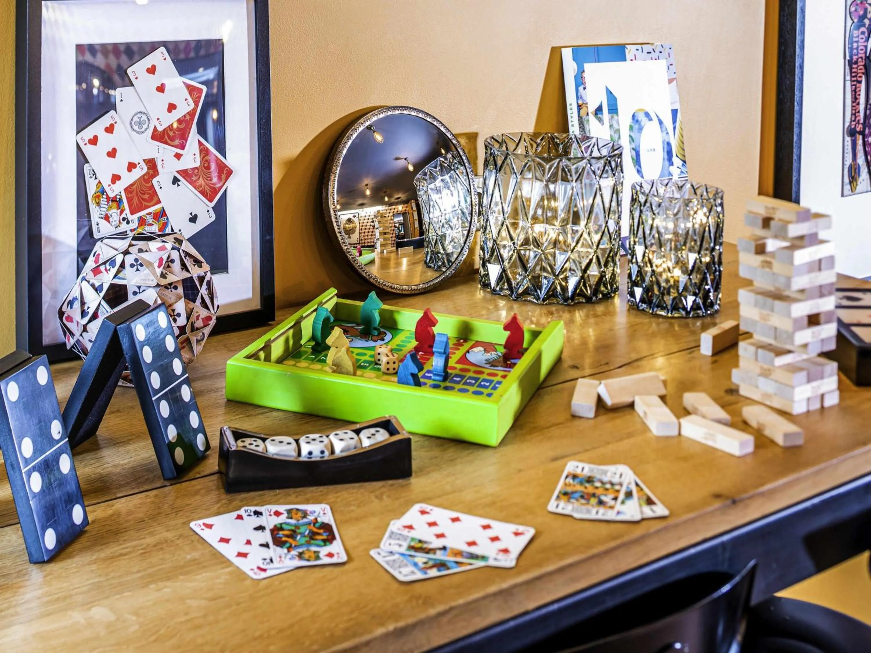 Lounge or bar in Ibis Styles Reims Centre