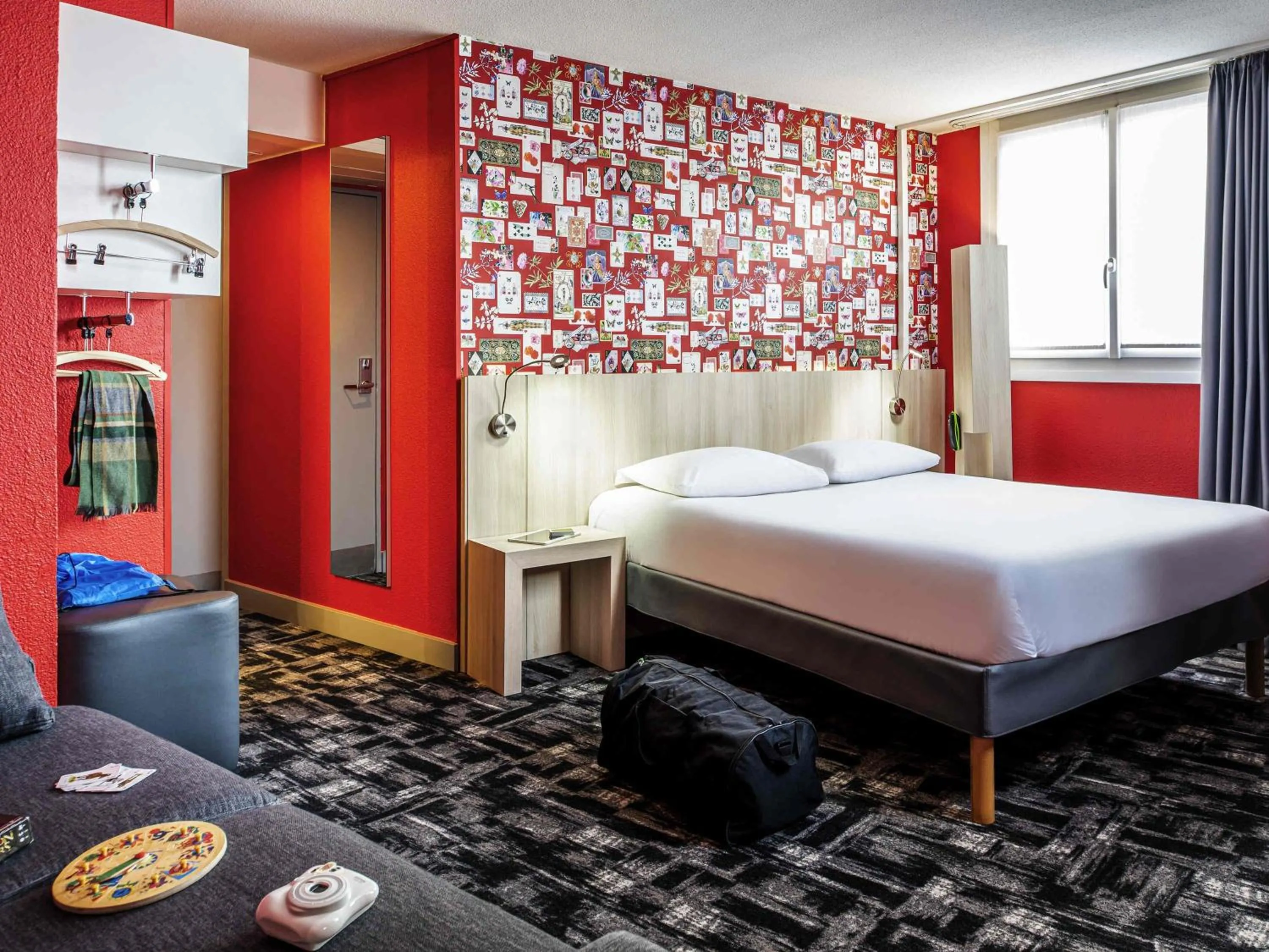 Bedroom, Bed in Ibis Styles Reims Centre