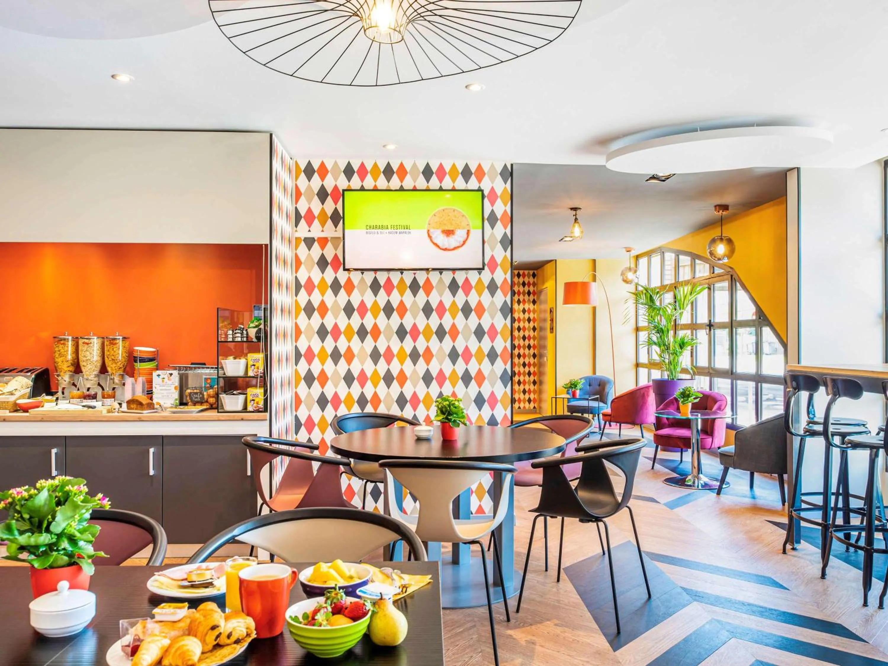 Restaurant/places to eat in Ibis Styles Reims Centre