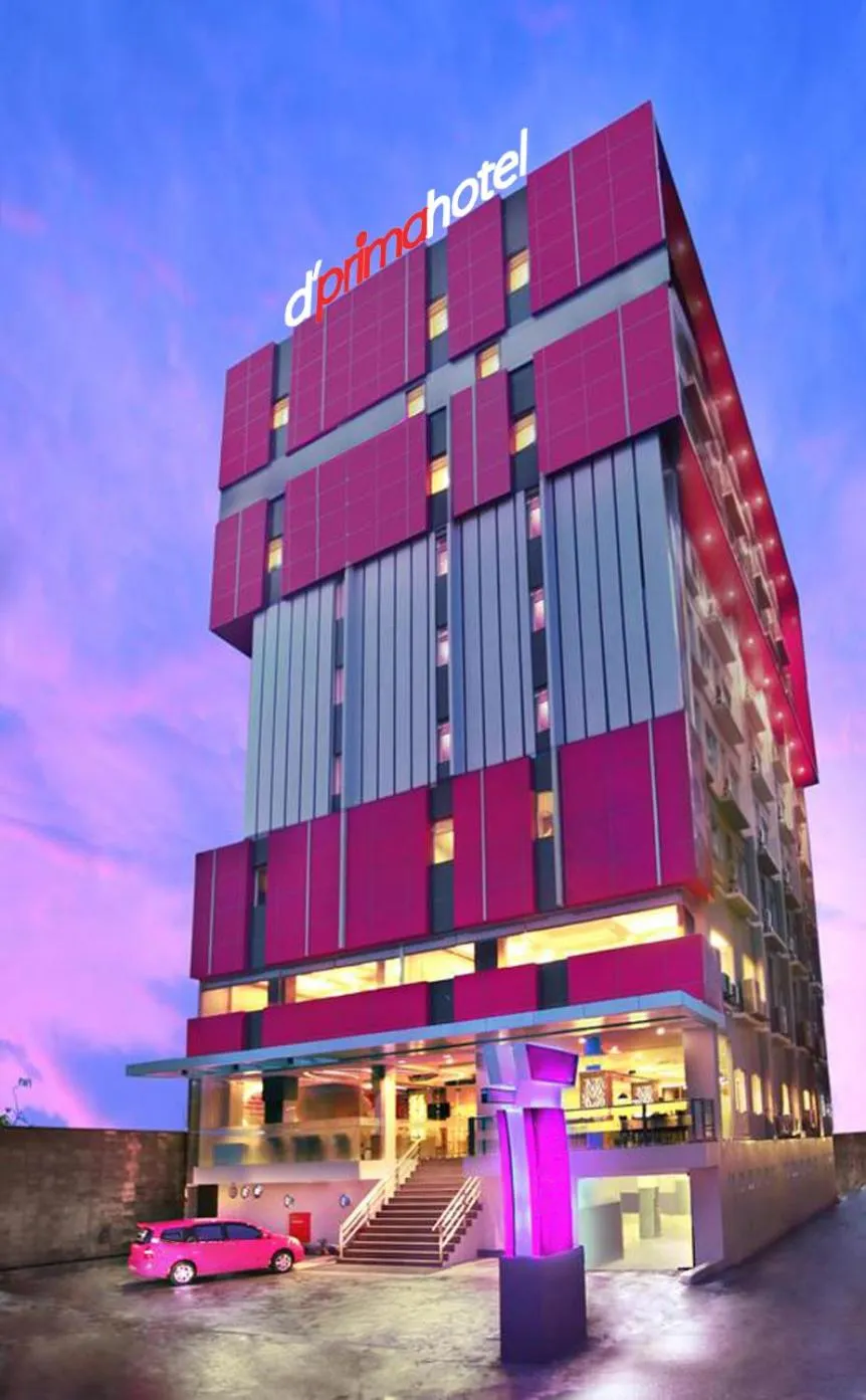 Facade/entrance in d'primahotel Panakkukang Makassar (Formerly Fave Panakkukang)