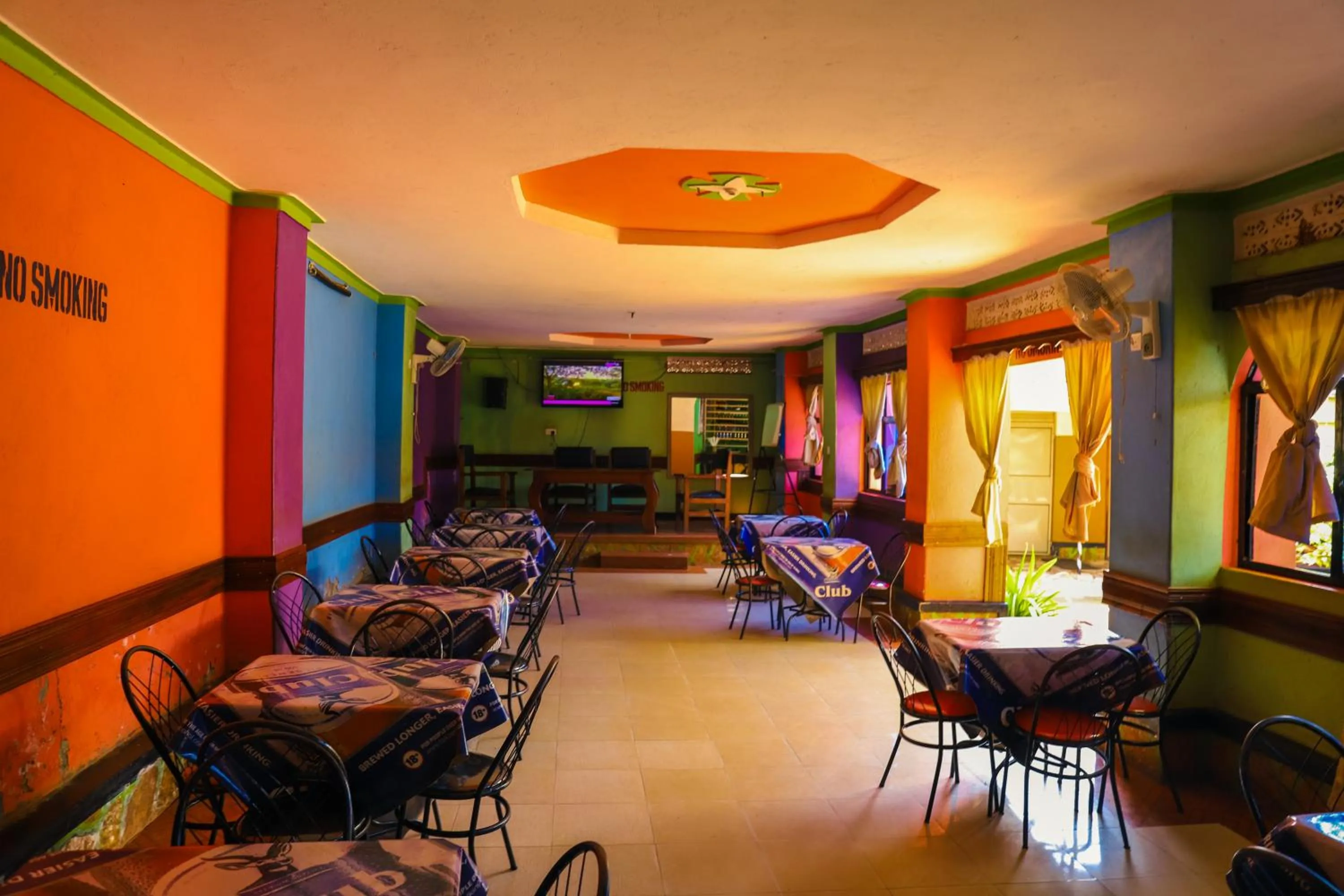 Restaurant/places to eat in Merona Hotel