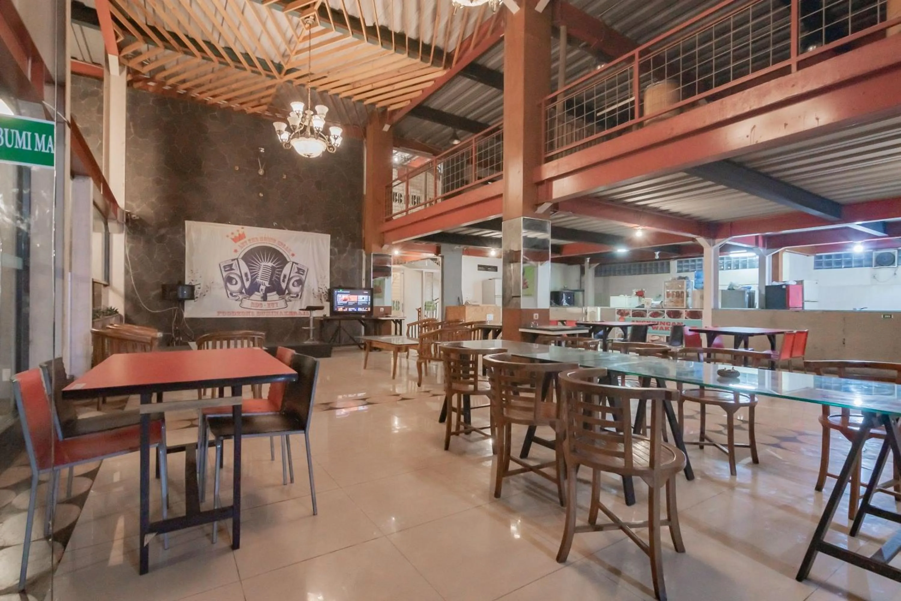Restaurant/places to eat in RedDoorz Syariah at Cigadung Raya Street