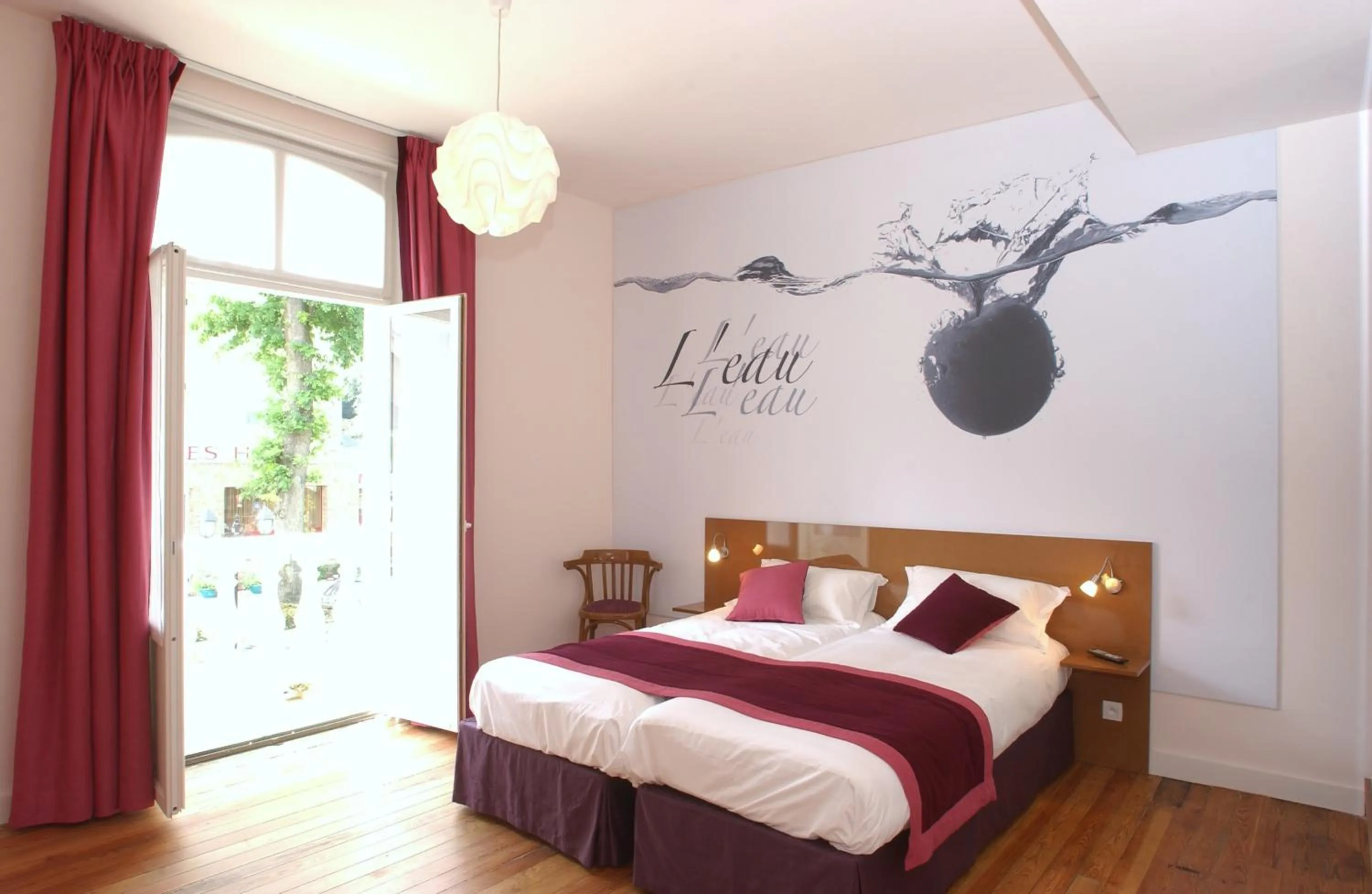 Bedroom, Bed in The Originals Boutique, Hôtel Ô Gayot, Bagnoles-de-l'Orne