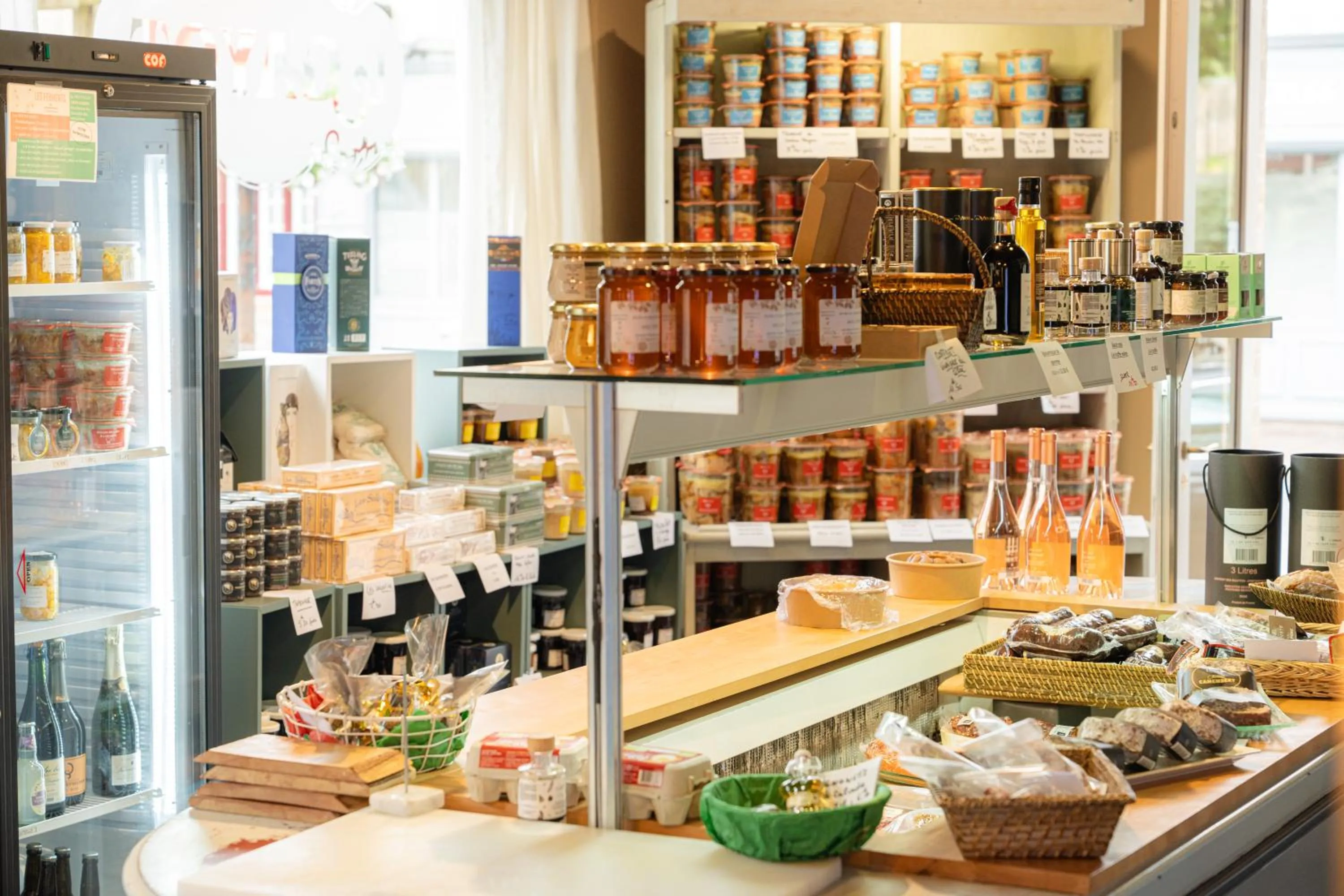 On-site shops in The Originals Boutique, Hôtel Ô Gayot, Bagnoles-de-l'Orne