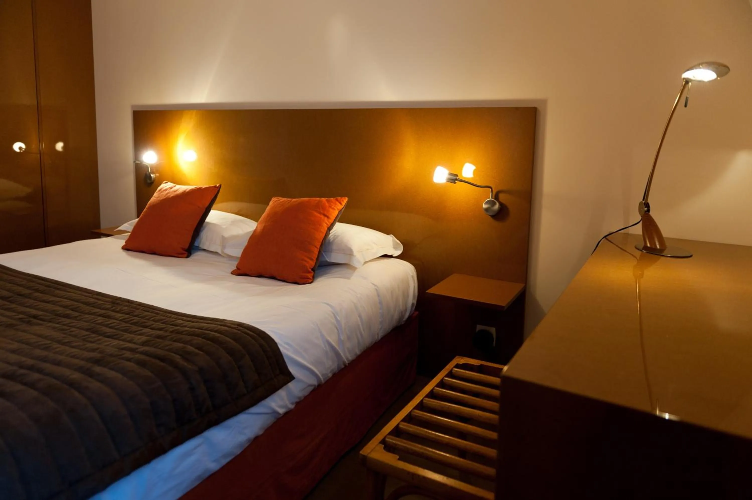 Photo of the whole room, Bed in The Originals Boutique, Hôtel Ô Gayot, Bagnoles-de-l'Orne