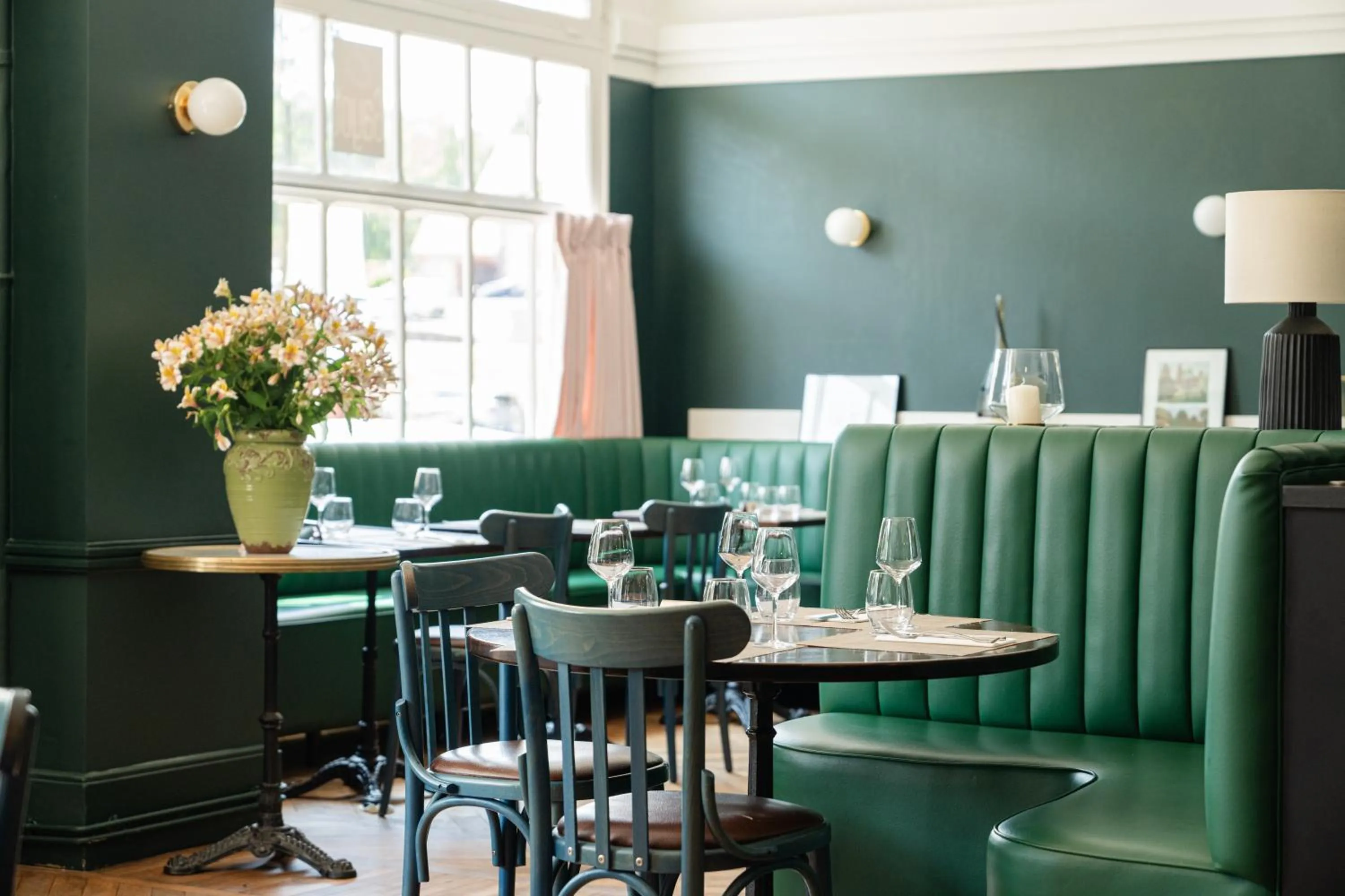 Restaurant/places to eat in The Originals Boutique, Hôtel Ô Gayot, Bagnoles-de-l'Orne