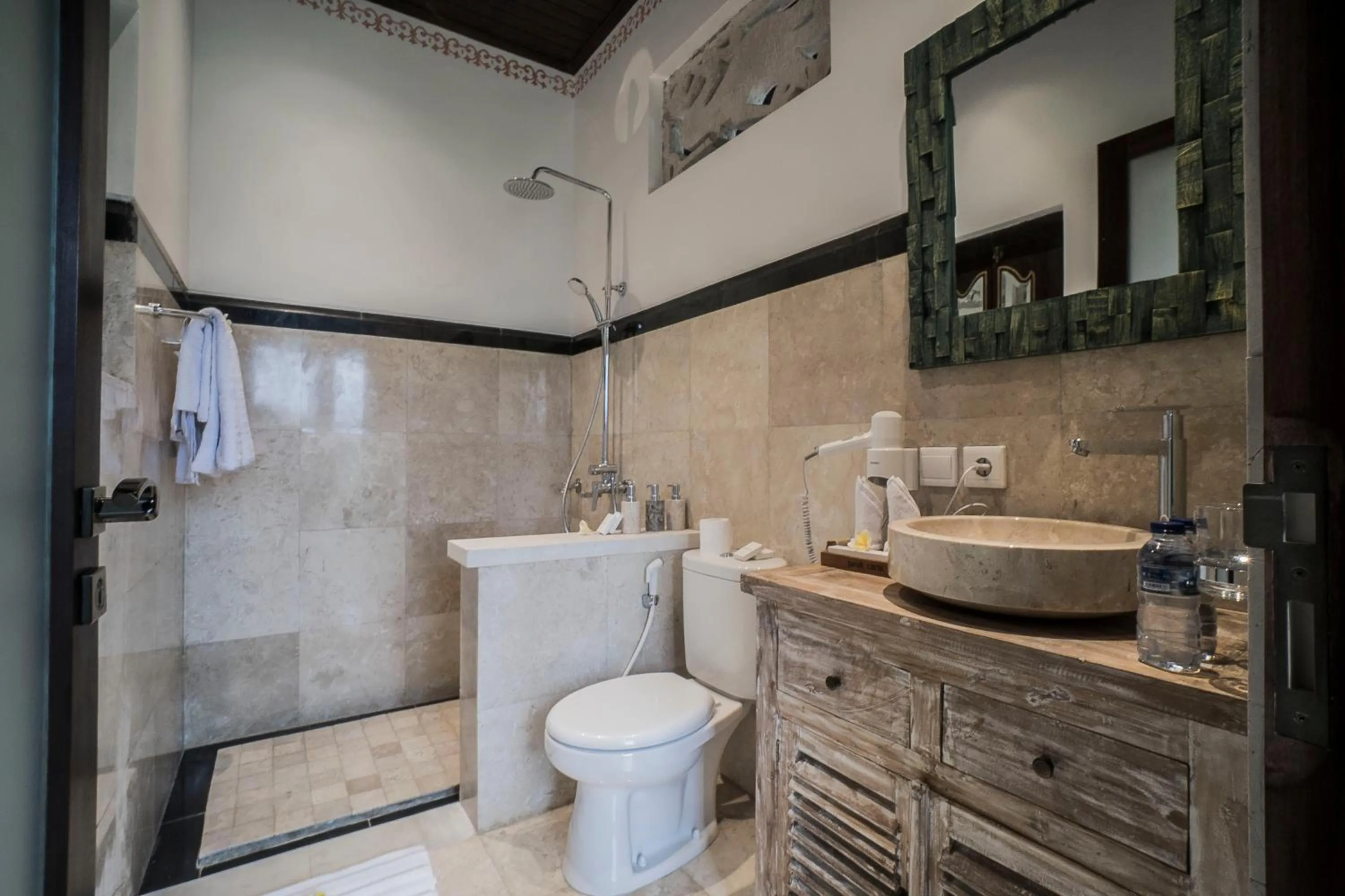 Bathroom in Villa Tanah Carik by Mahaputra