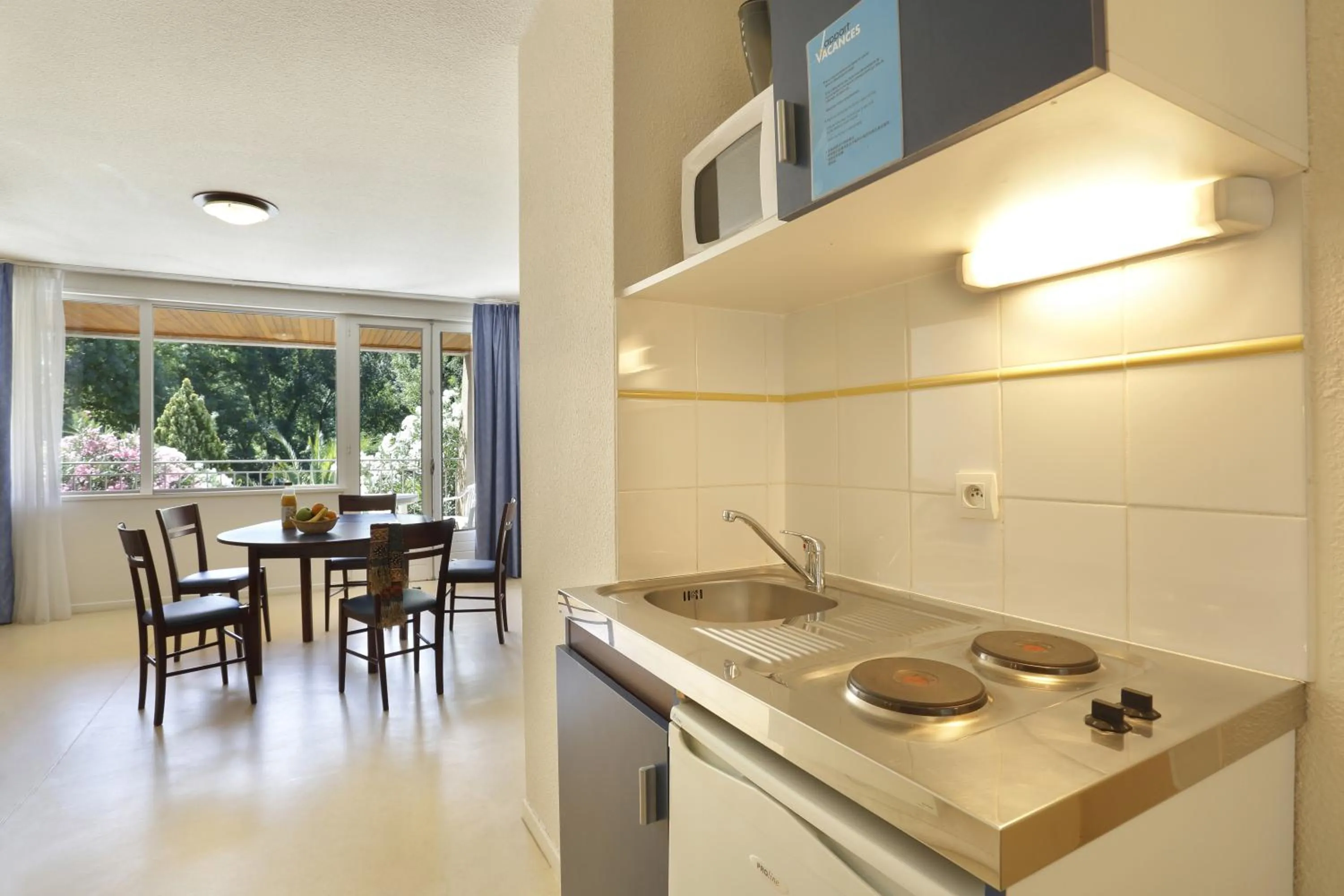 Kitchen or kitchenette in Vacancéole - Le Domaine de Chames - Pont d'Arc