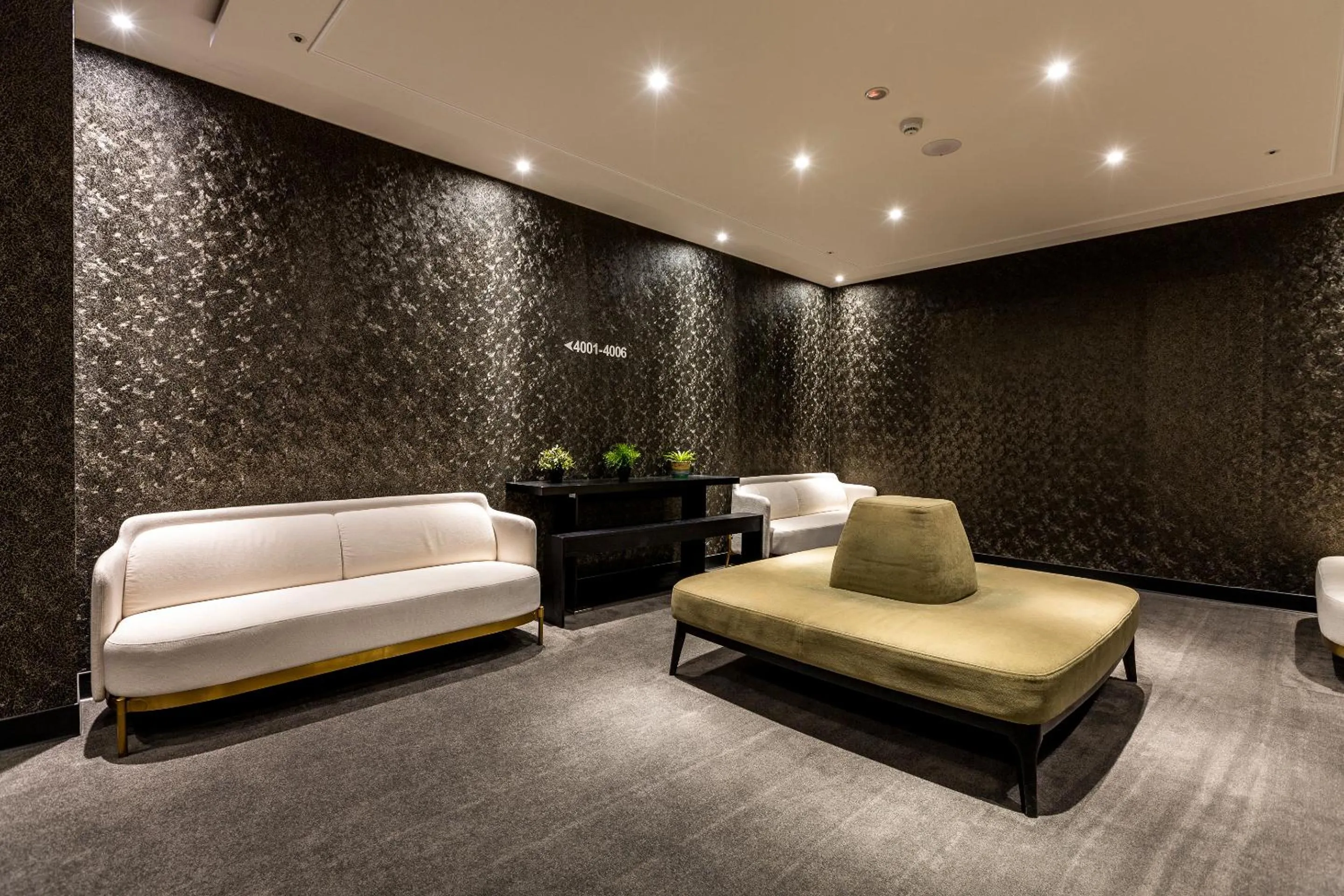 Decorative detail in Mayer Inn