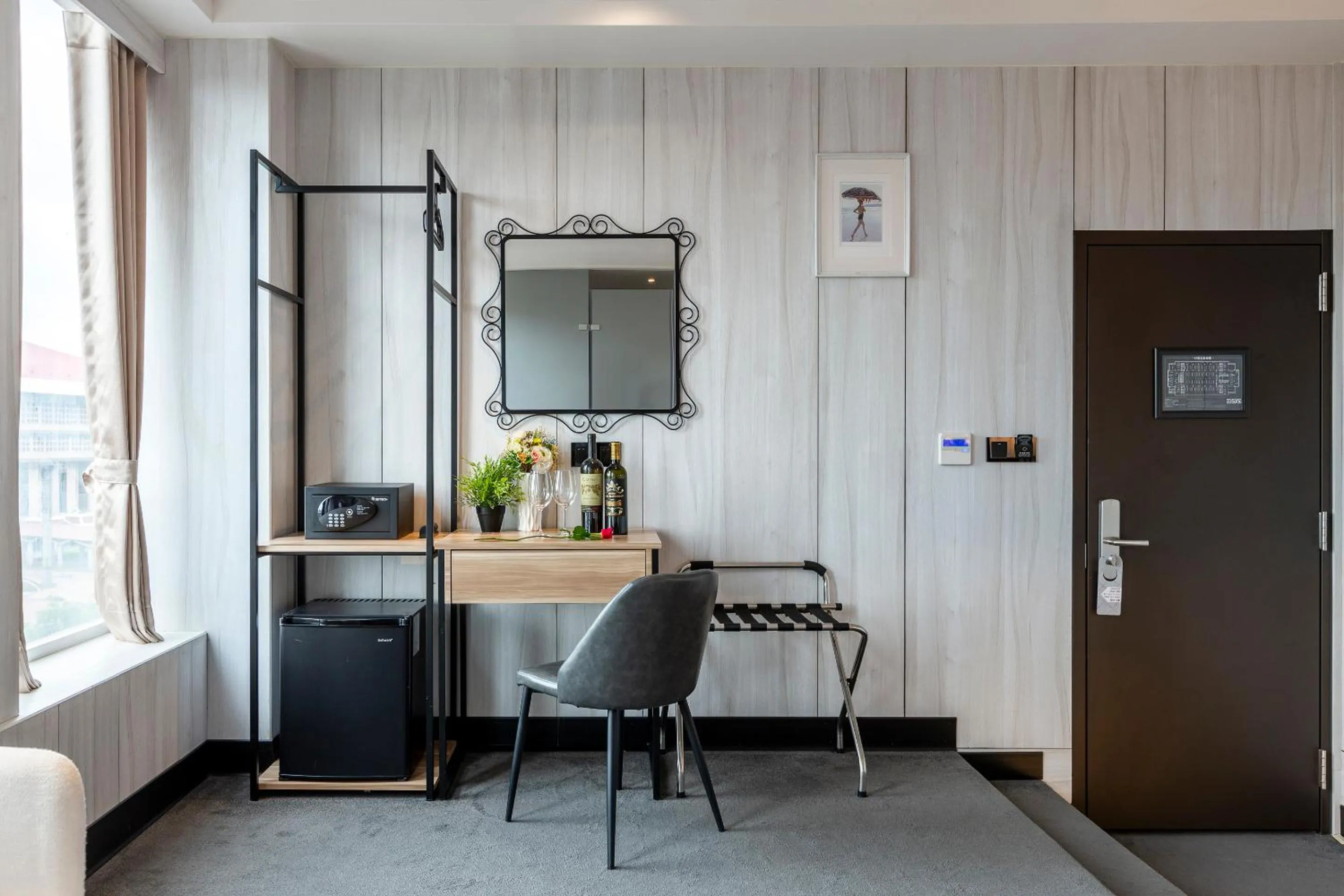 Photo of the whole room in Mayer Inn