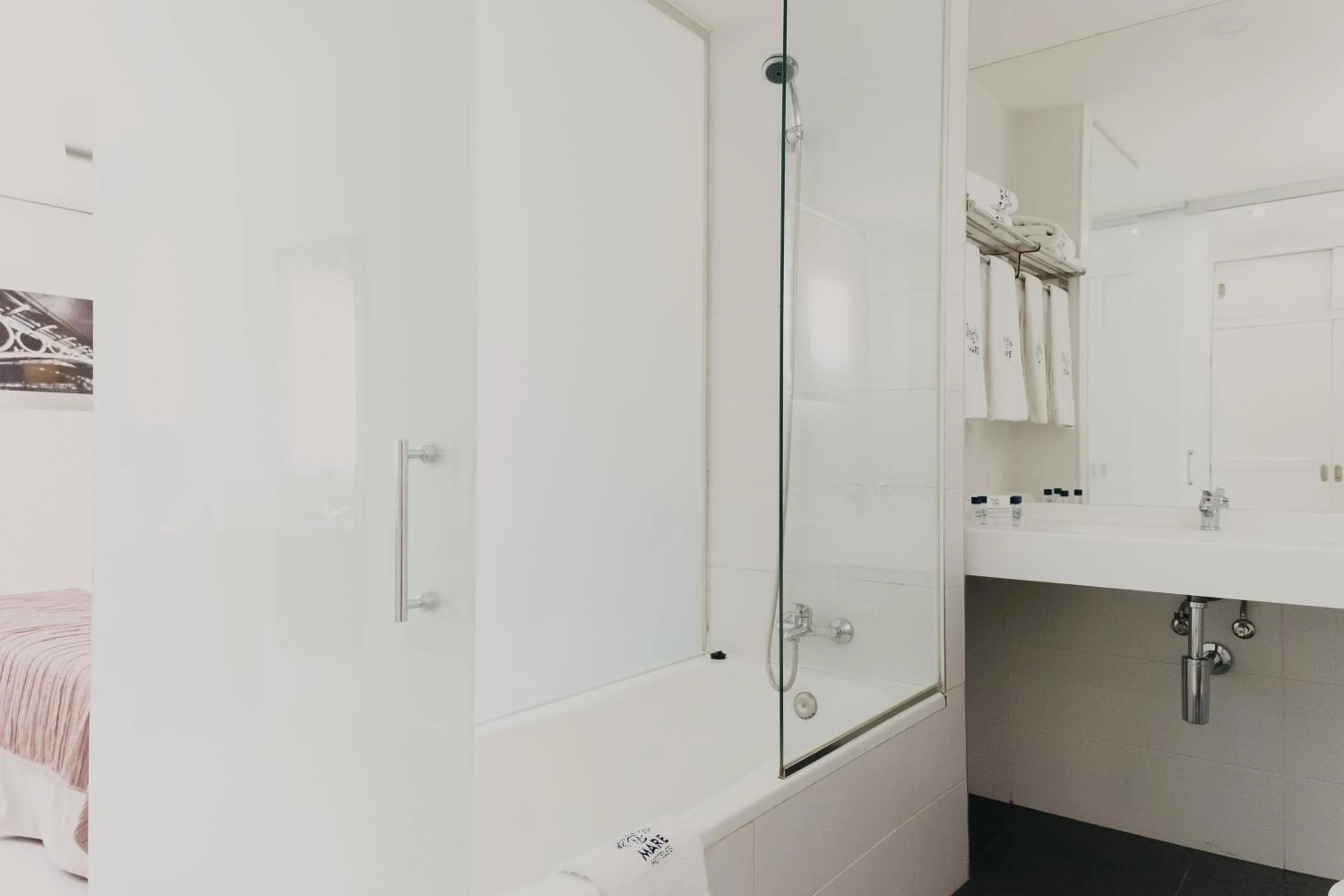 Shower in Mare Hotel