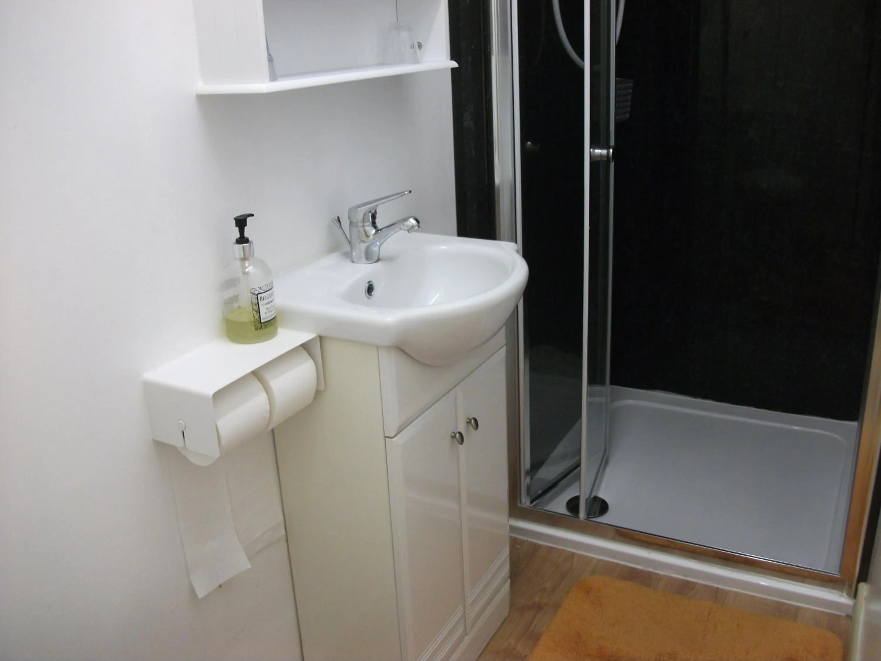 Bathroom in Fairhaven Hotel on Woodfield Road