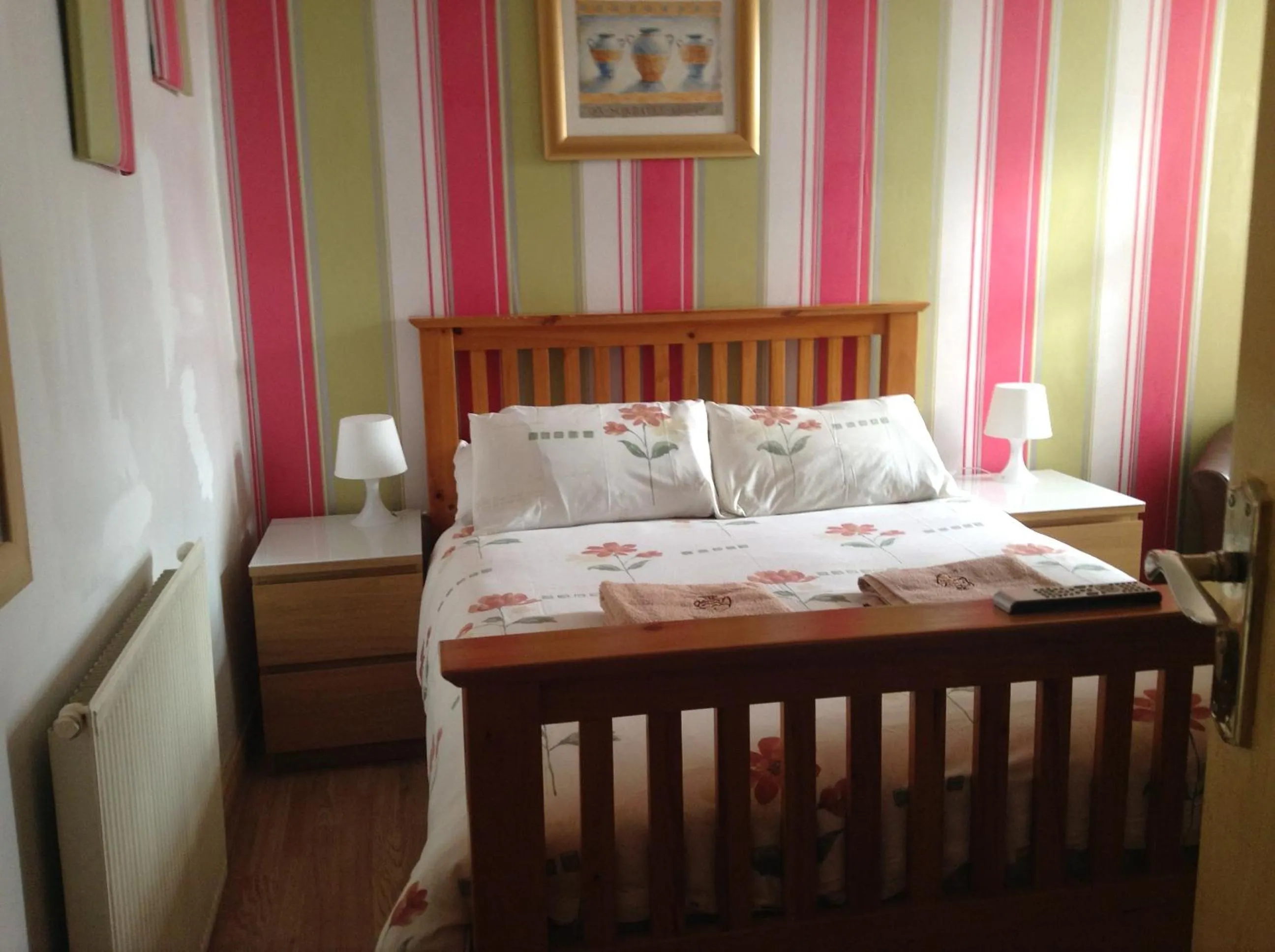 Photo of the whole room, Bed in Fairhaven Hotel on Woodfield Road