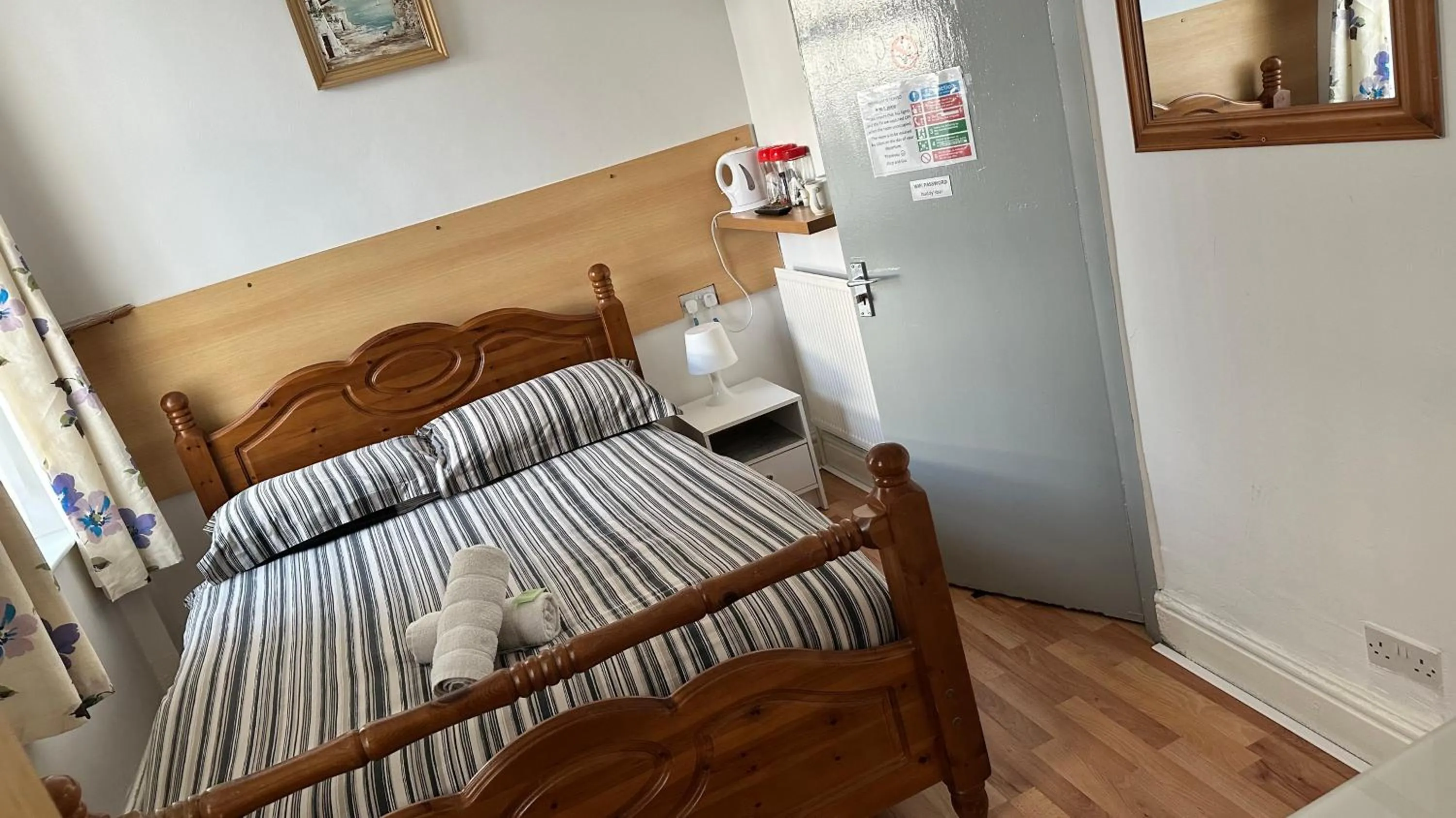 Bed in Fairhaven Hotel on Woodfield Road