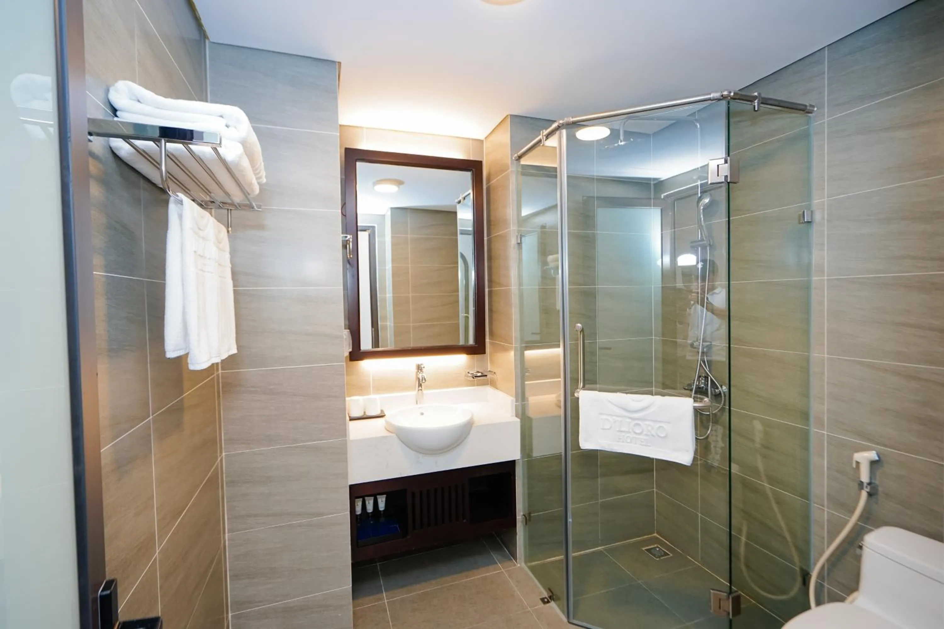 Bathroom in D'Lioro Hotel & Resort